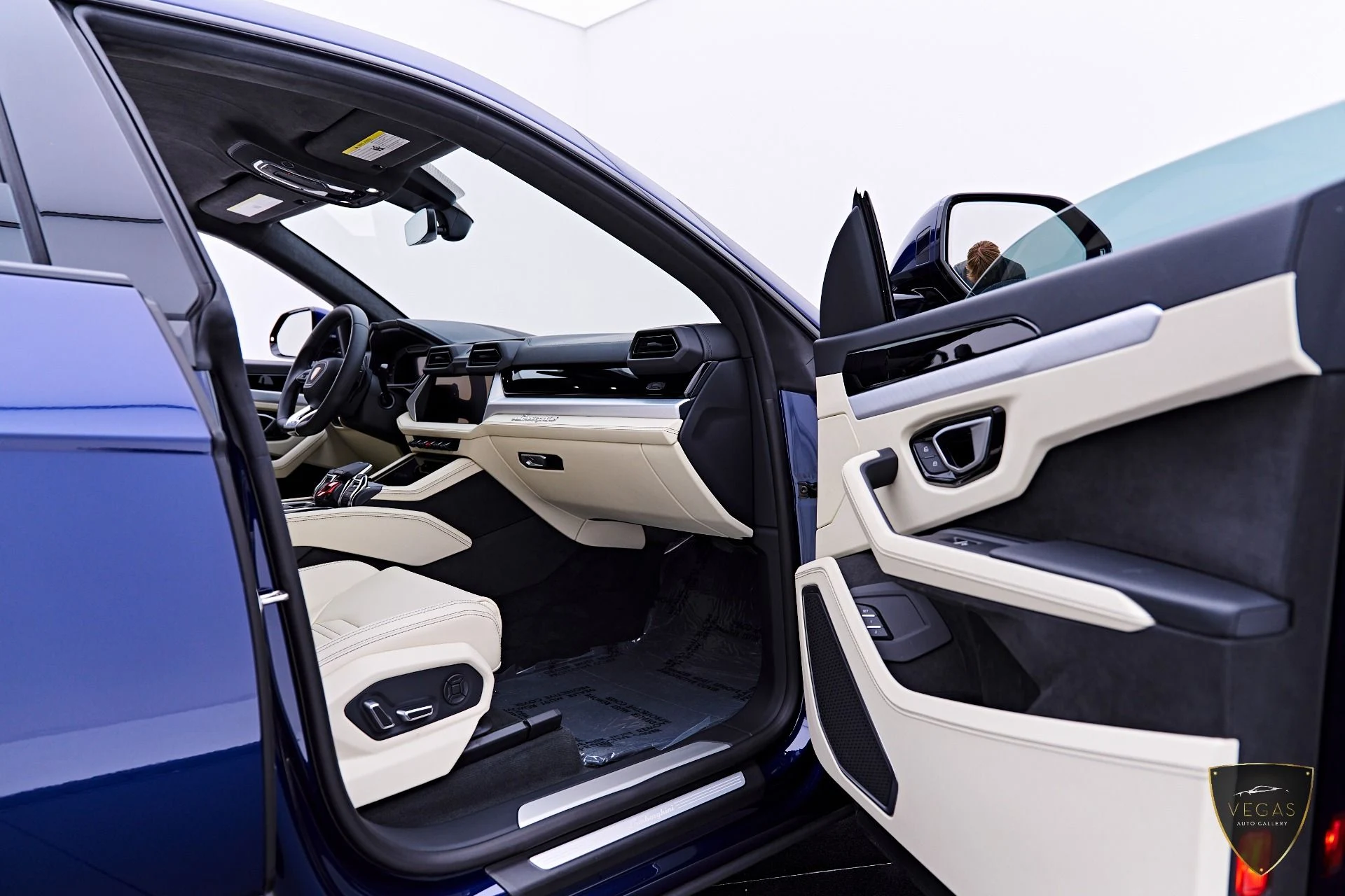 mph033_311977906_Used_2026_Lamborghini_Urus_SE_1783419660_12de8f2caa