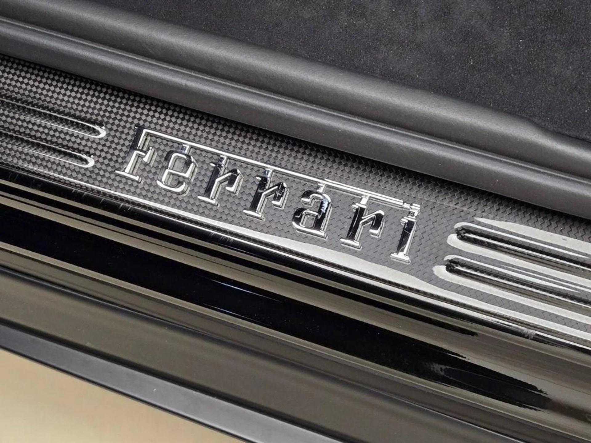 mph033_3123715778_Used_2025_Ferrari_Purosangue_1783163652_27e6514173