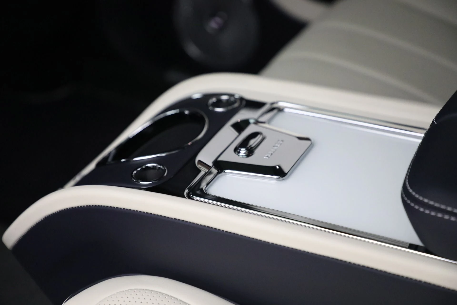 mph033_3124720161_Used_2023_Bentley_Bentayga_EWB_Azure_b070257672