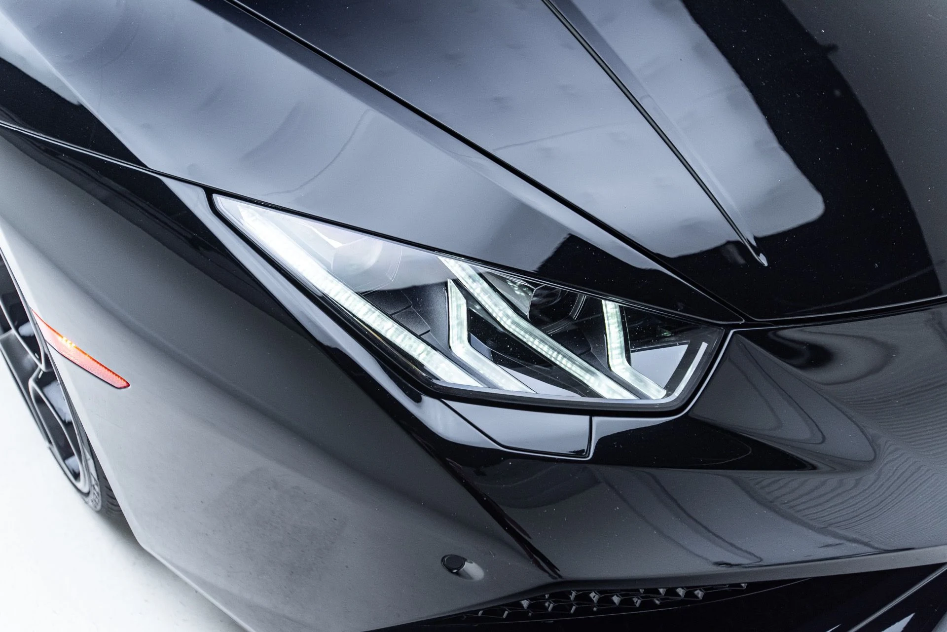 mph033_3125002819_Used_2016_Lamborghini_Huracan_LP_610_4_1786562196_3a5f95ce89