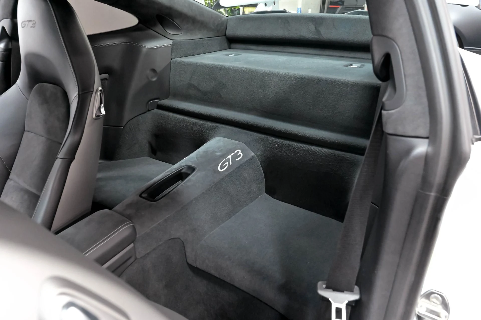 mph033_3128443855_Used_2018_Porsche_911_GT_3_1778195447_6a5a736c6e