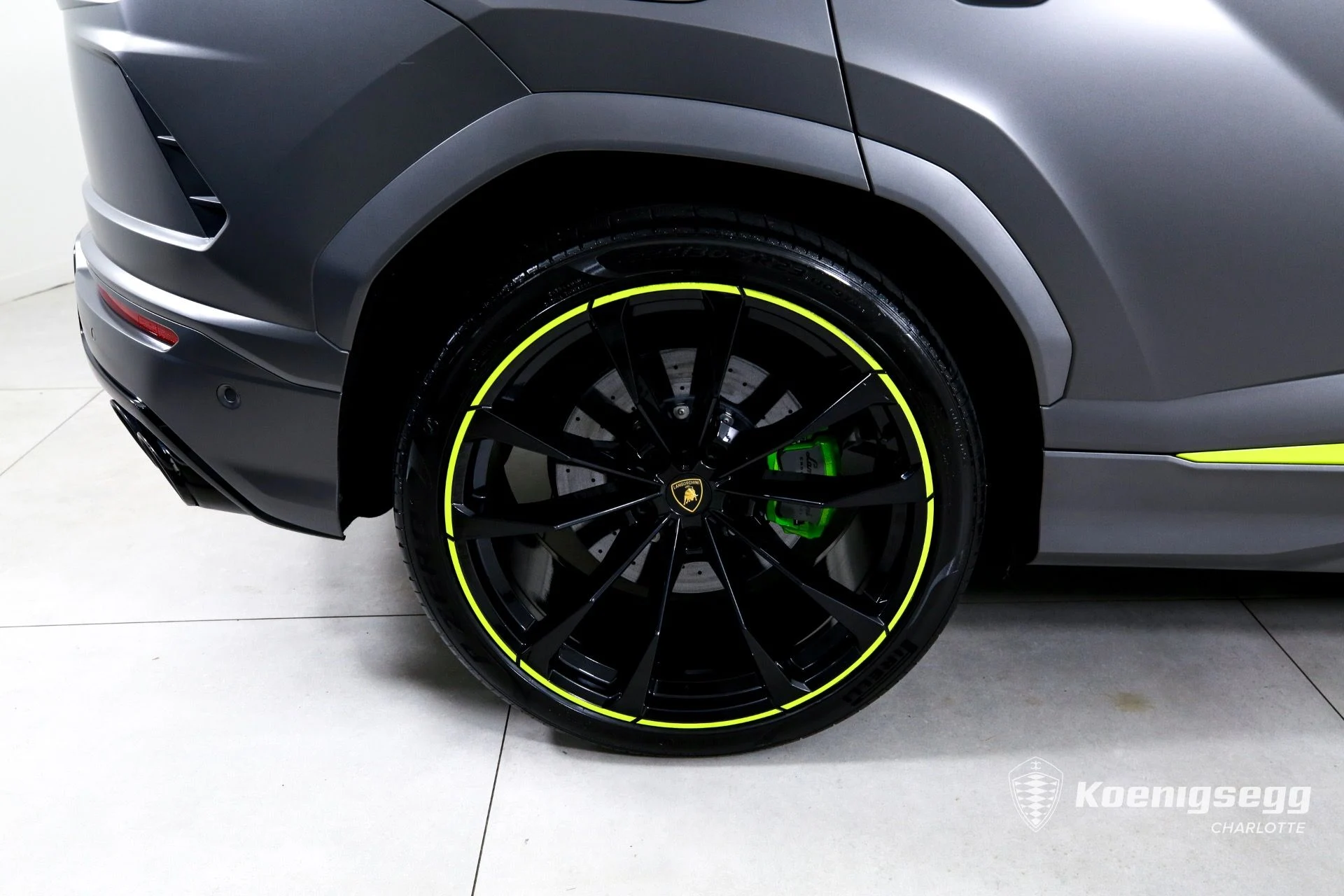 mph033_312889432_Used_2022_Lamborghini_Urus_GRAPHITE_CAPSULE_1761055774_525558b615