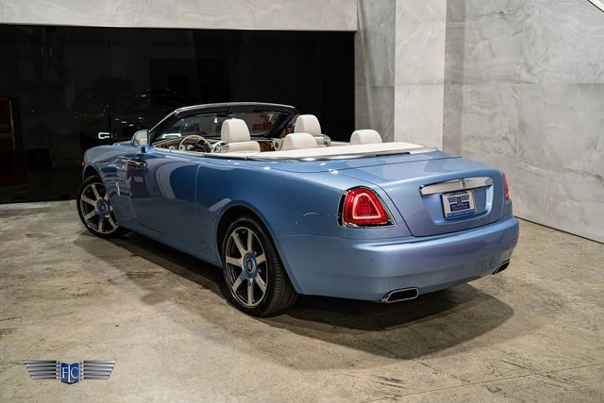 mph033_314191836_used_2017_rolls_royce_dawn_convertible_9689_23094548_38_640_b90aae85a8