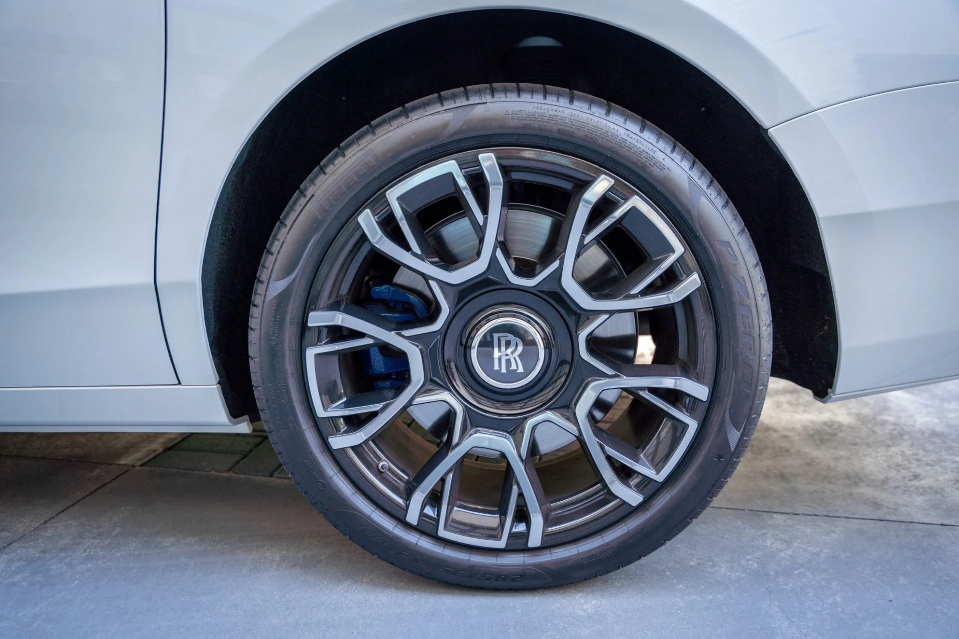 mph033_3147443713_Used_2022_Rolls_Royce_Black_Badge_Ghost_1772144712_73df55cfd9