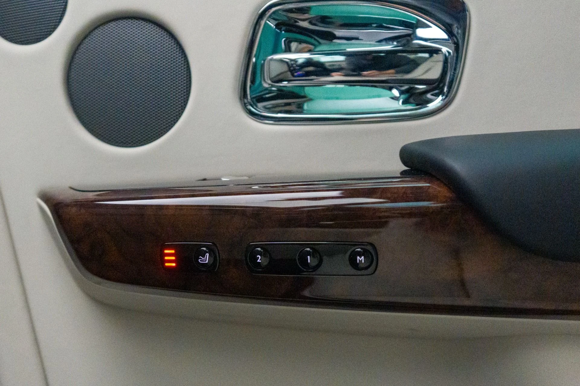 mph033_315293219_Used_2023_Rolls_Royce_Phantom_Shooting_Star_Headliner_Very_Low_Miles_1768421489_e5eaf1f52e