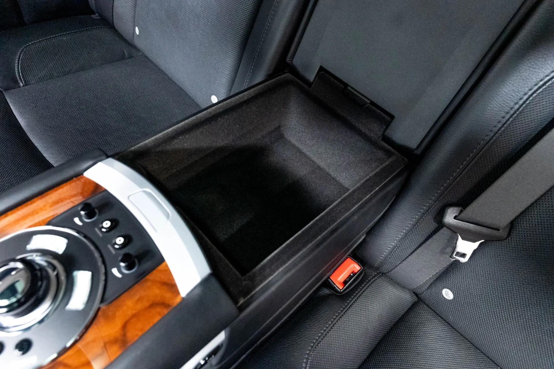 mph033_3153587567_Used_2012_Rolls_Royce_Ghost_1778014944_432c355058