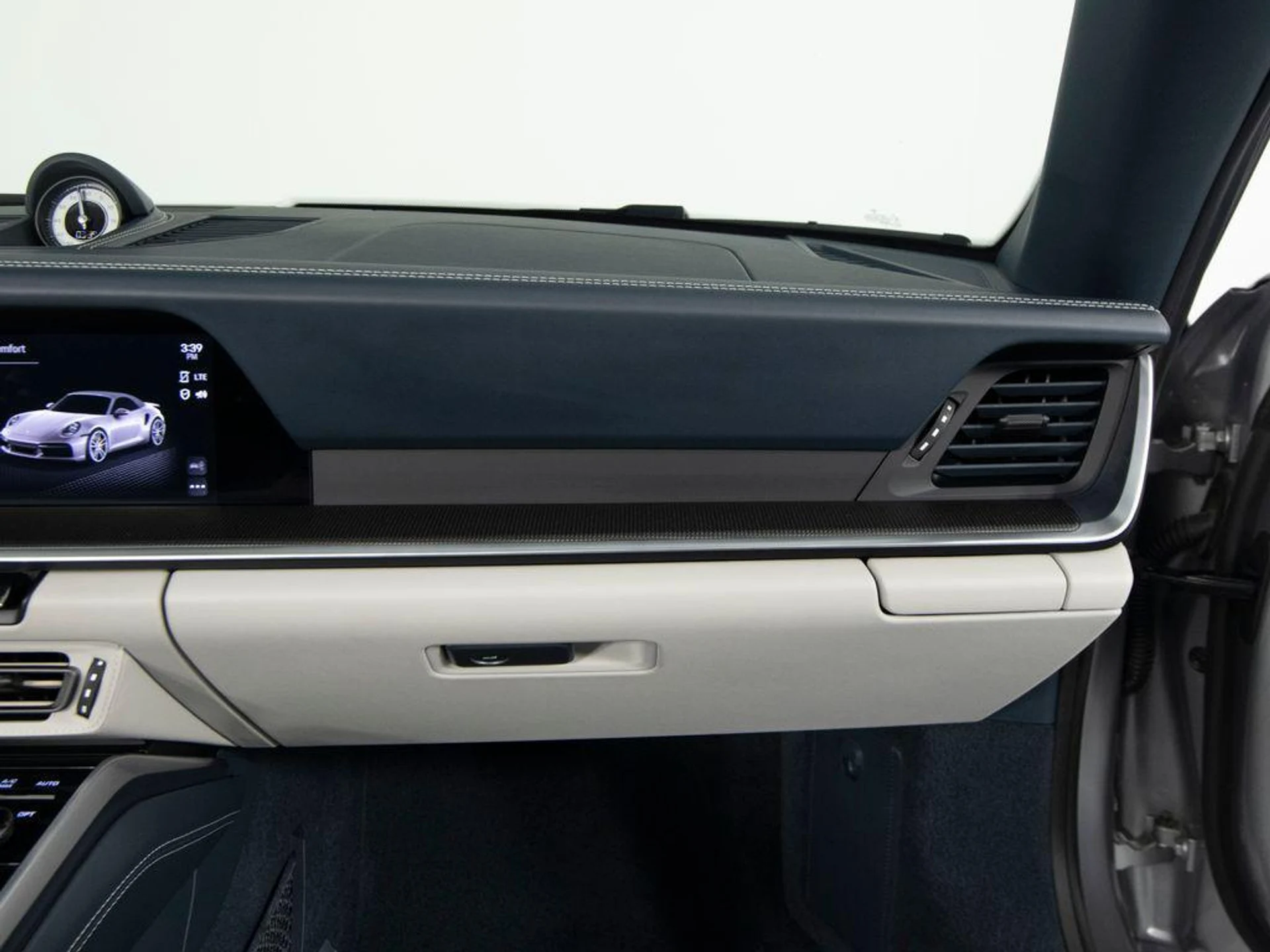 mph033_3155880922_sdvw_Z9_A_Nbt6_WEYM_084u1_D1_yv_EY_2311318d0f