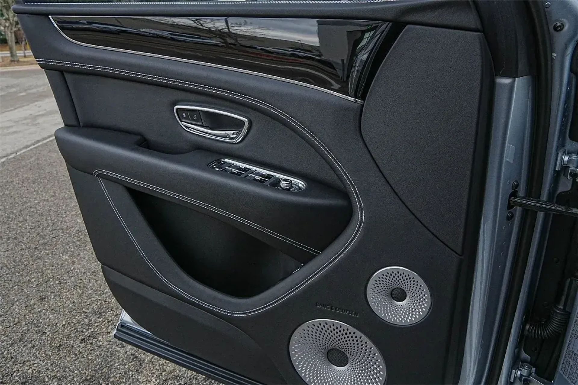 mph033_3163911128_2d2478f51b4c48e0972b980dfb9ec413_ae2137394f