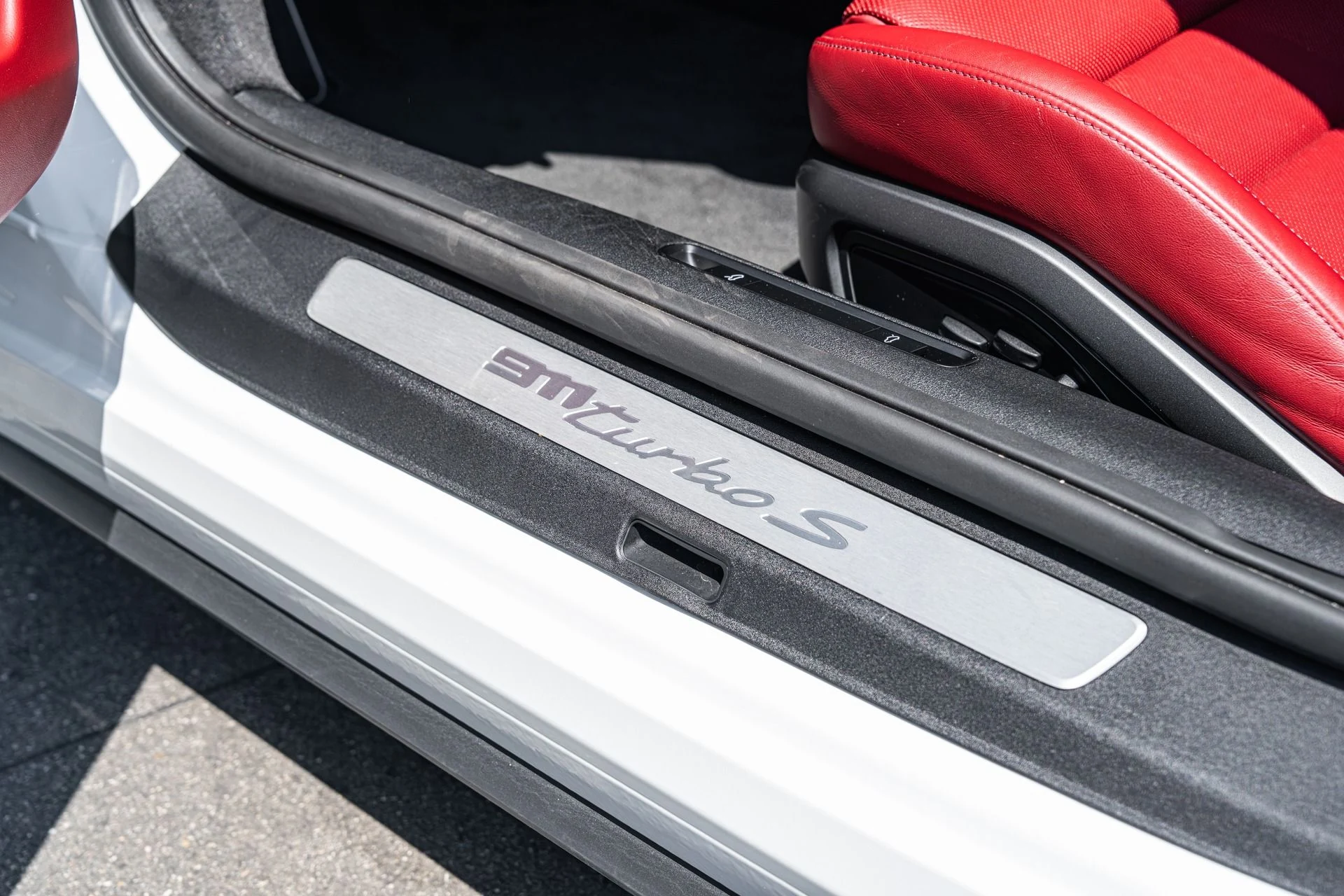 mph033_3177415983_Used_2022_Porsche_911_Turbo_S_1755025977_9ee750f86f