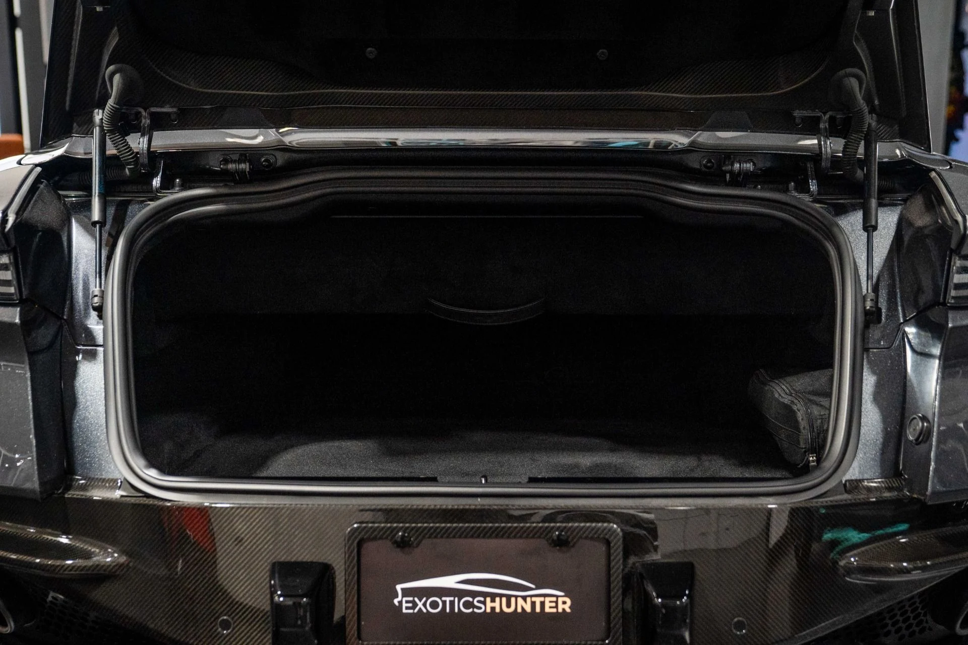 mph033_319581411_Used_2020_Aston_Martin_DBS_Superleggera_1767994588_00bc83ab88