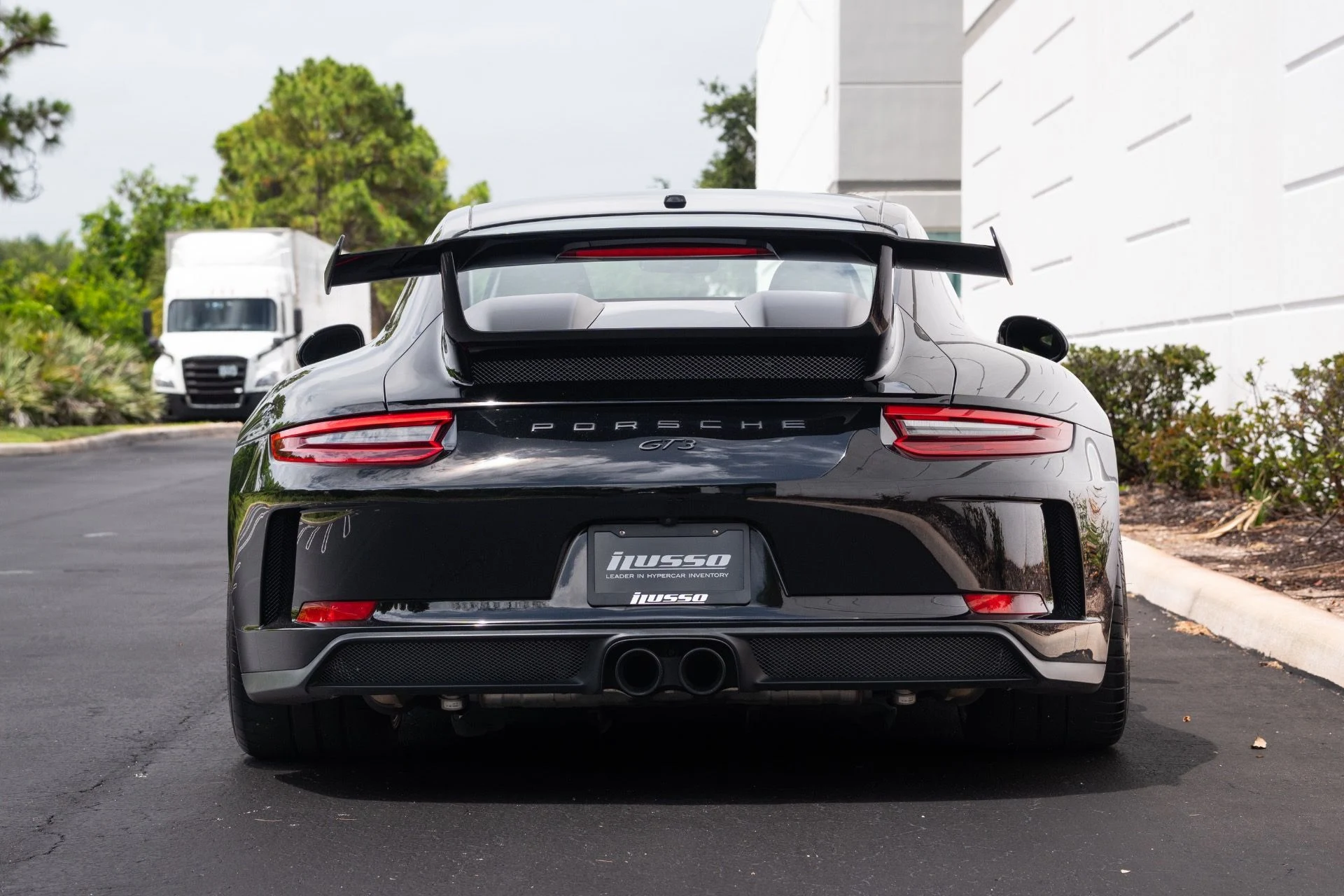 mph033_3198260813_Used_2018_Porsche_911_GT_3_1780452373_0354dfc8b3