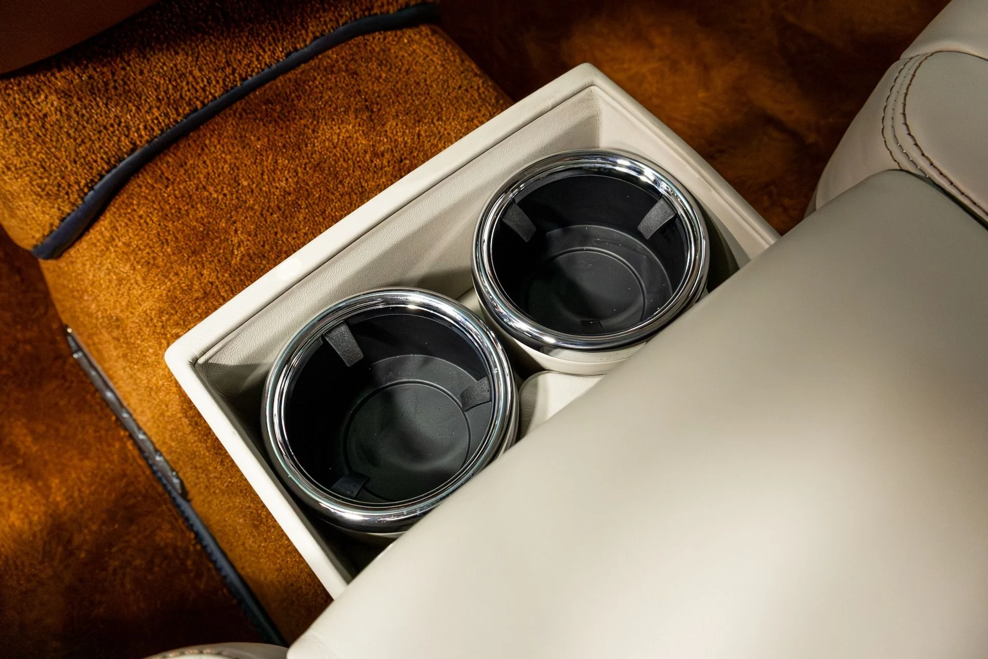 mph033_3198420575_Used_2017_Bentley_Mulsanne_Speed_1775685979_549b9dfce0