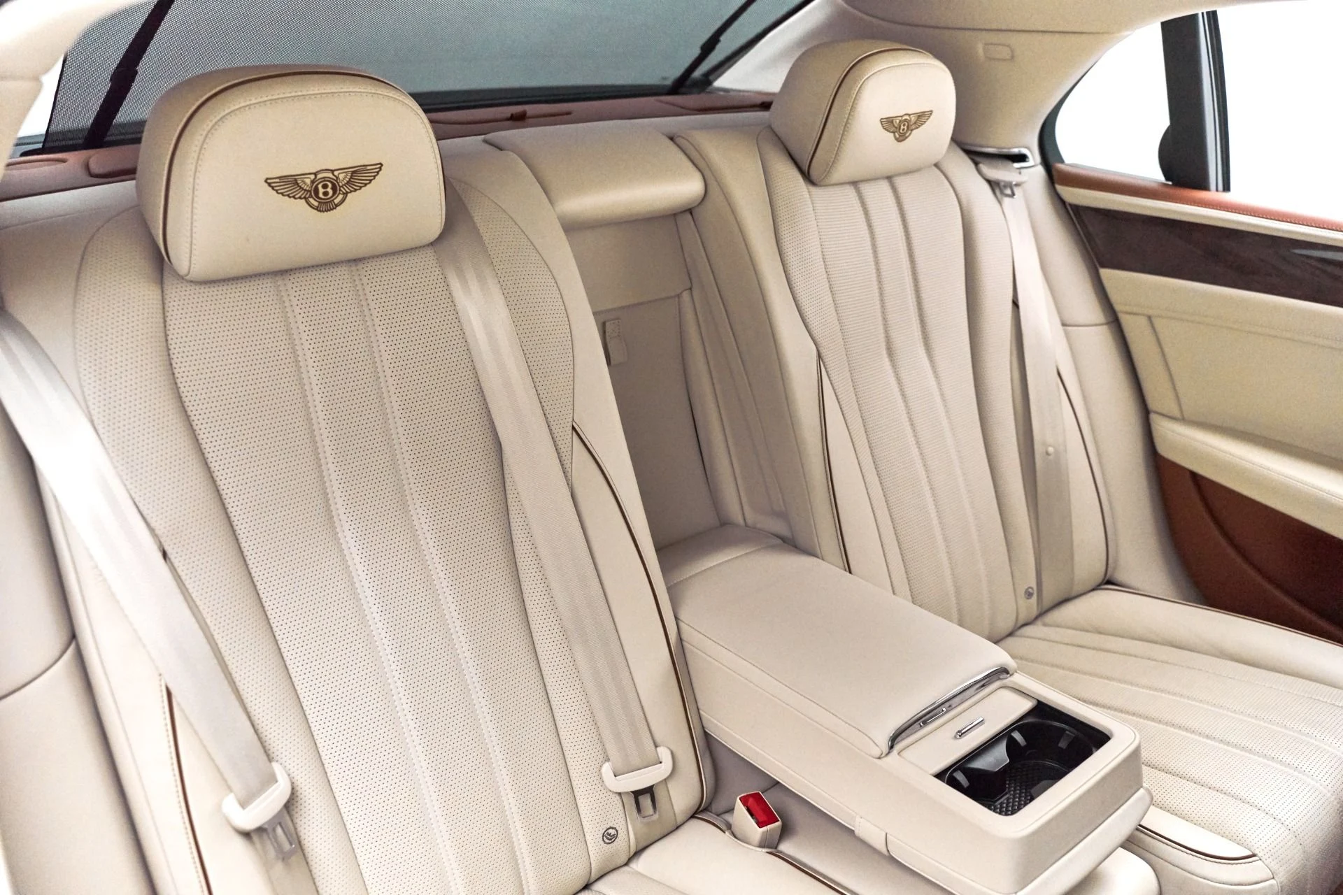 mph033_3202897588_Used_2015_Bentley_Flying_Spur_V8_1615575183_789d4e8068