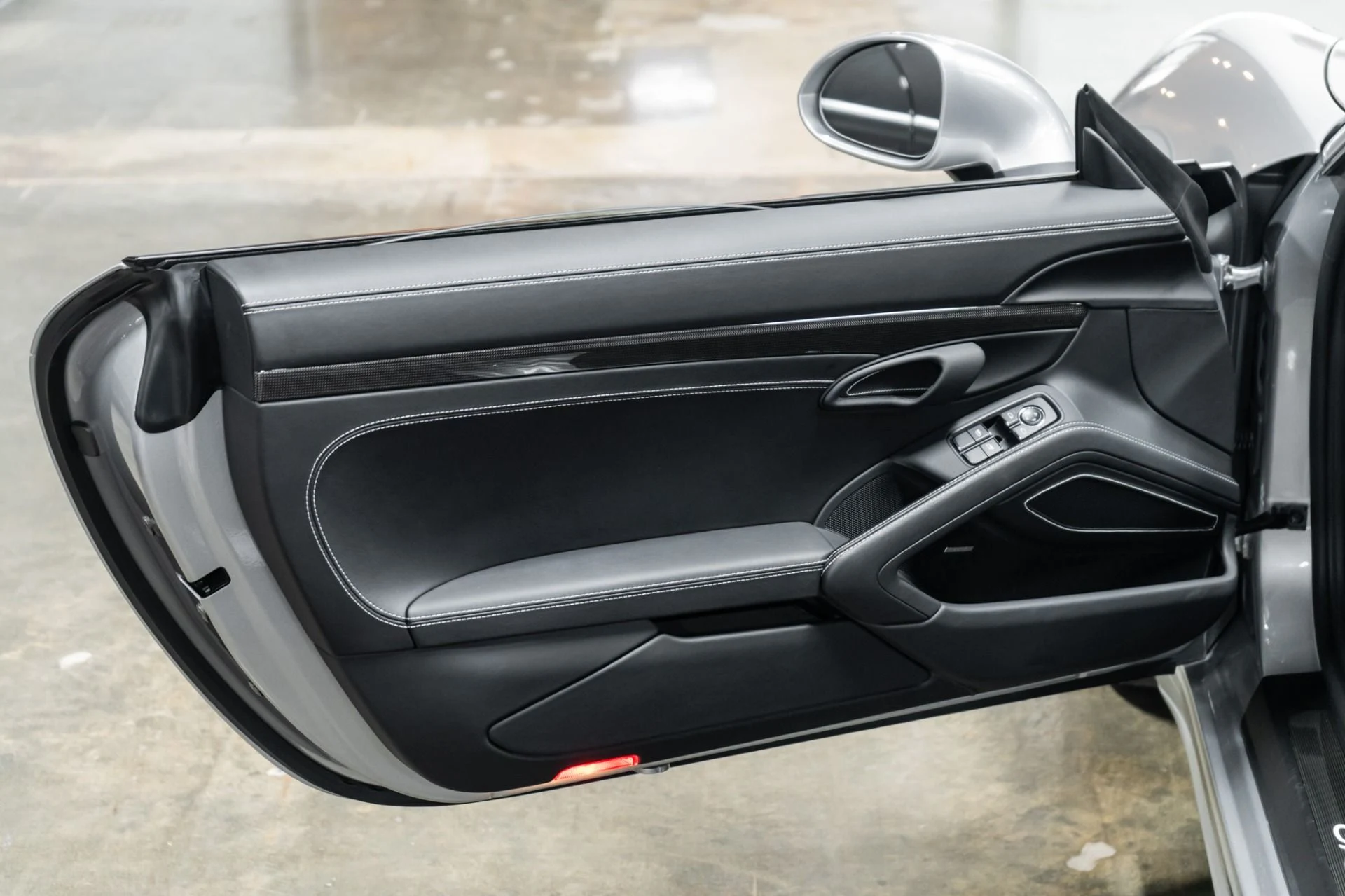 mph033_3211050975_Used_2018_Porsche_911_GT_3_Touring_1756161352_b0abfd067c