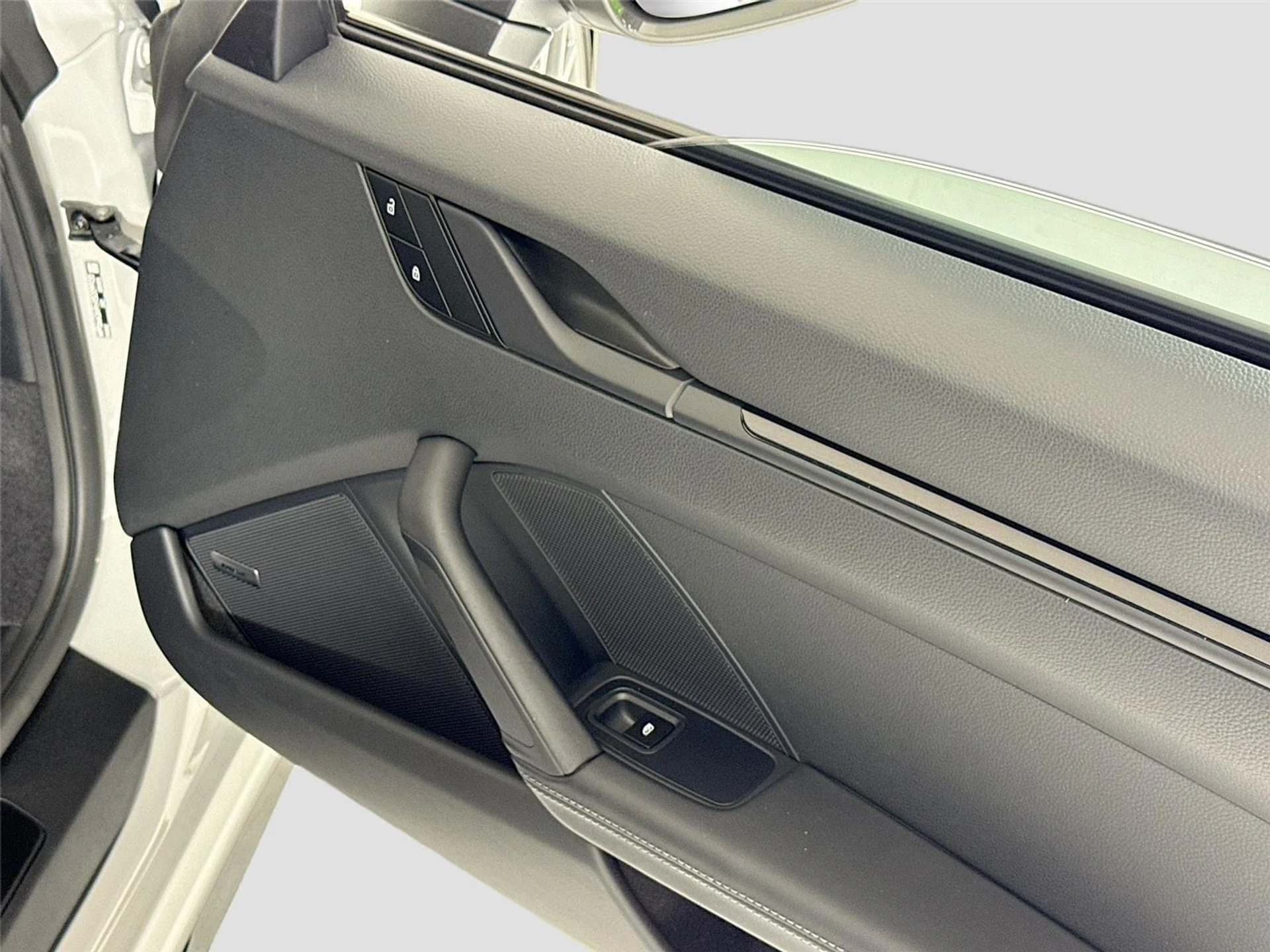 mph033_3215933528_cd992dd2d419210cba238e23a205db67_156e87de9a