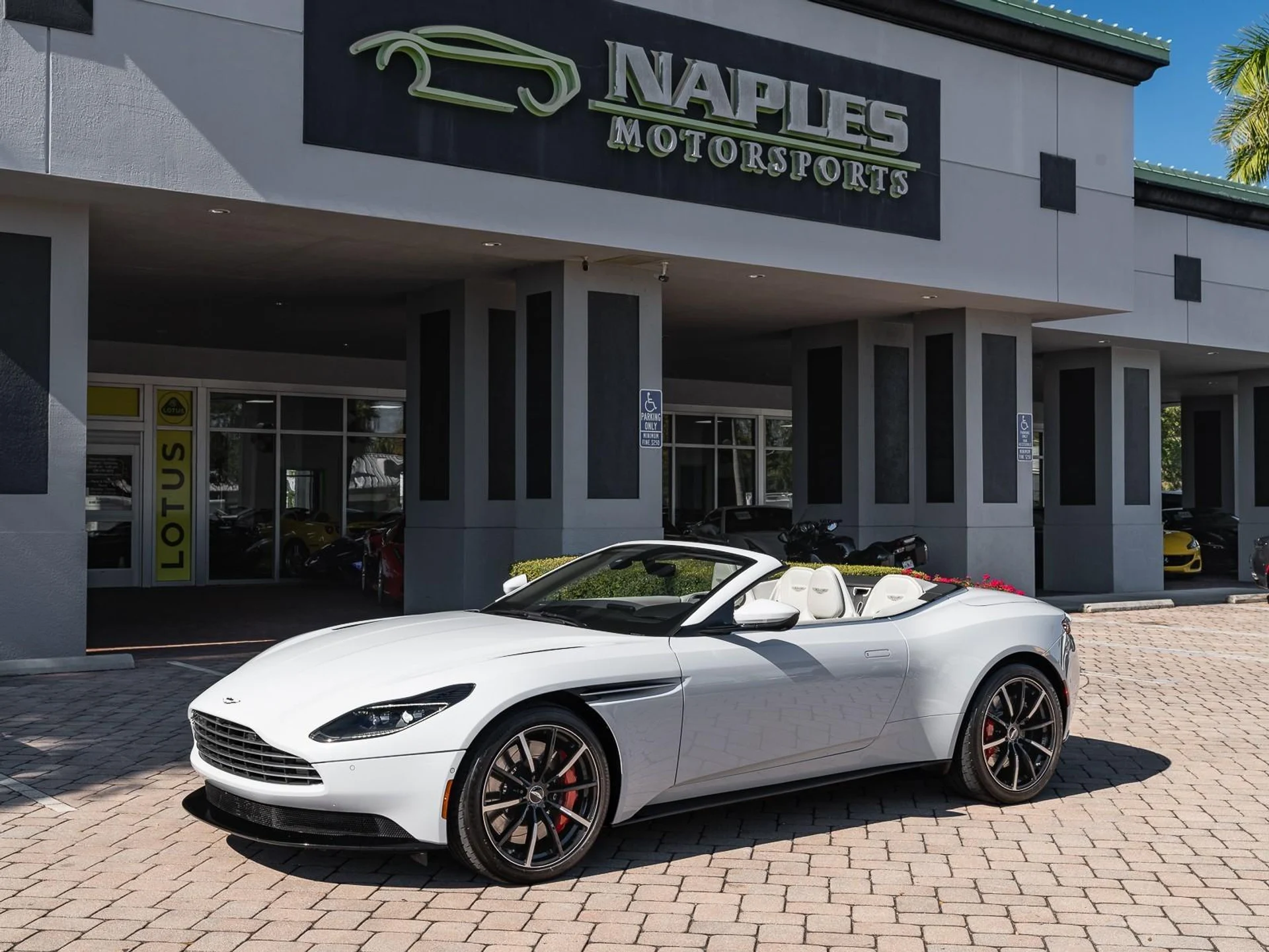 mph033_3217418798_Used_2022_Aston_Martin_DB_11_Volante_1767028113_66f18ca721