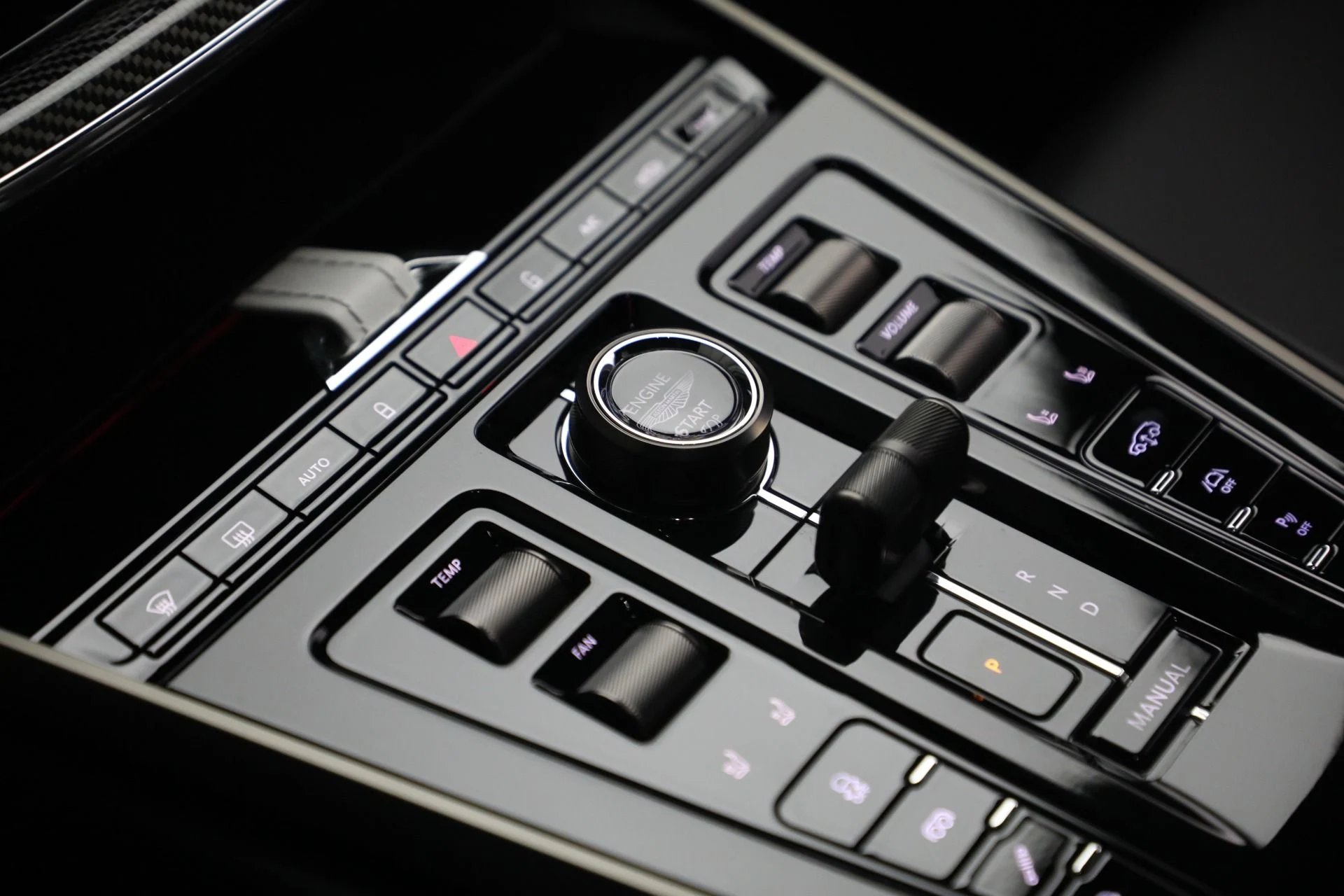 mph033_321765750_New_2026_Aston_Martin_DBX_S_1779888036_df72cda30b