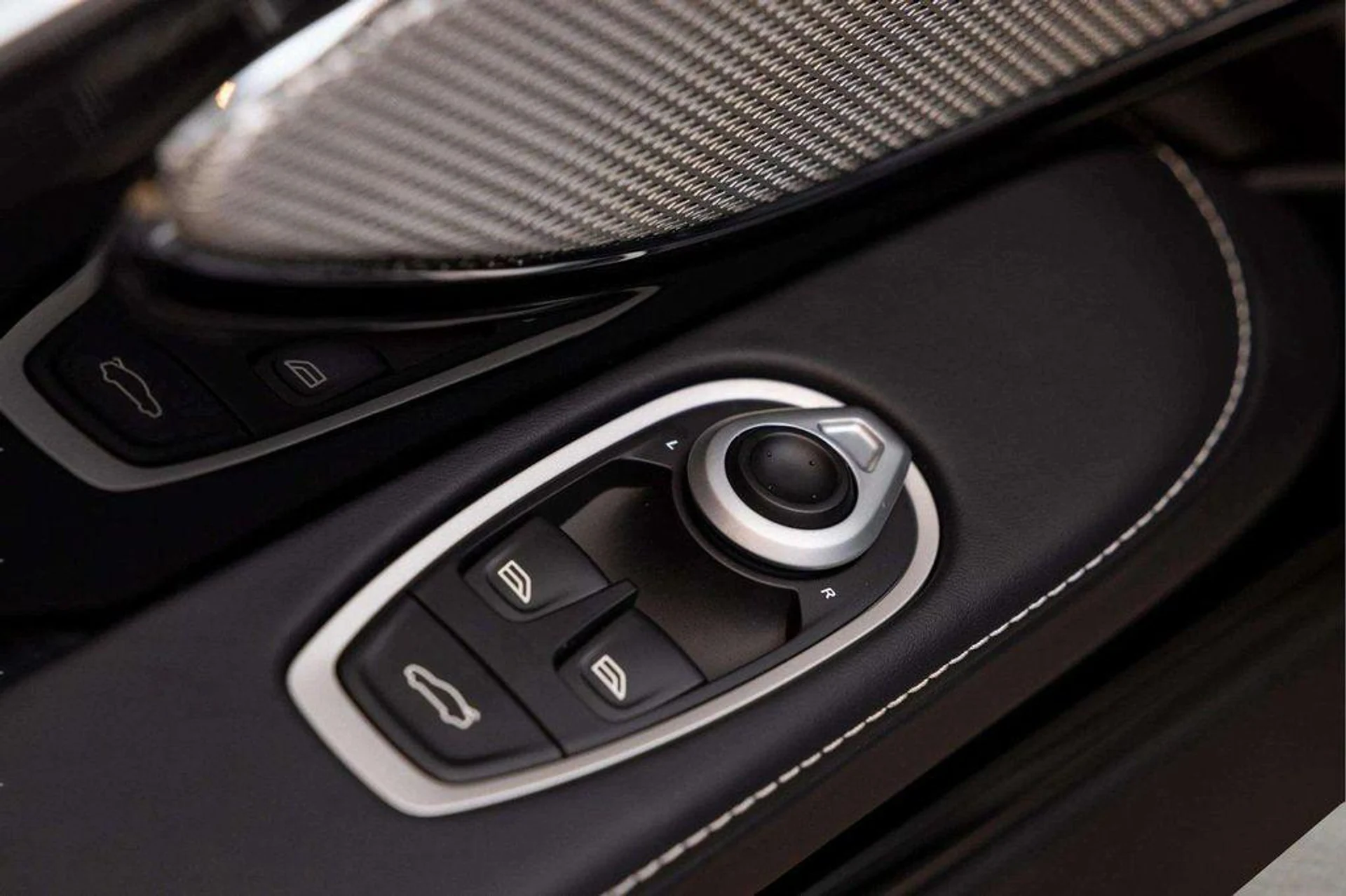 mph033_3217877977_s_NF_54b_XRVE_25_M7_Z_Ou6gp_J_Er_Qs4_67e3e07d31