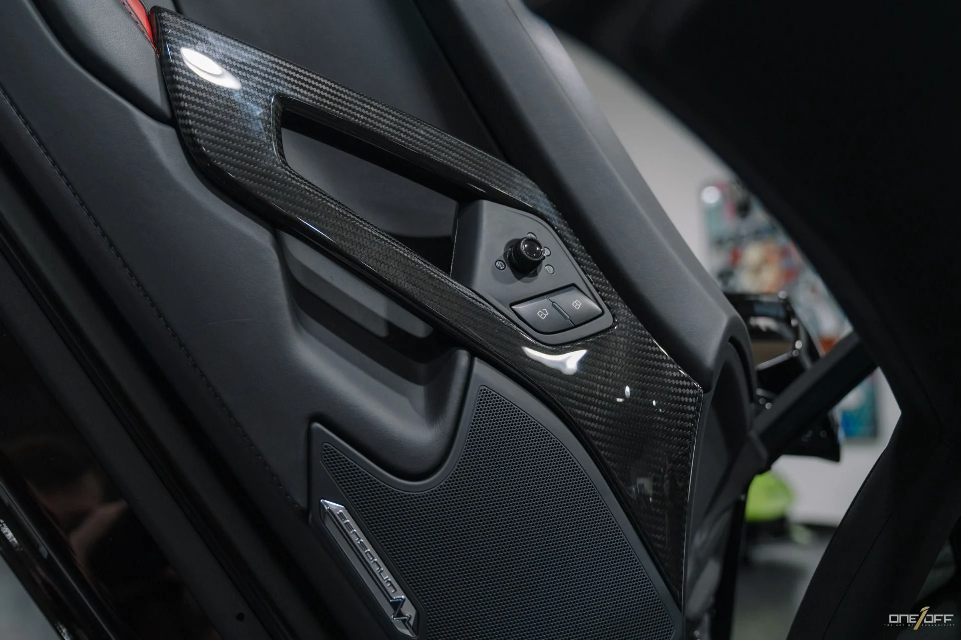mph033_322231041_Used_2018_Lamborghini_Aventador_LP_740_4_S_in_Ad_Personam_Nero_Granatus_w_Sensonum_Carbon_1760126321_fd203ea060