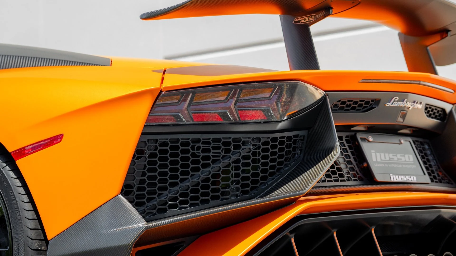 mph033_3226345948_Used_2017_Lamborghini_Aventador_LP_750_4_SV_1750200033_1301280671