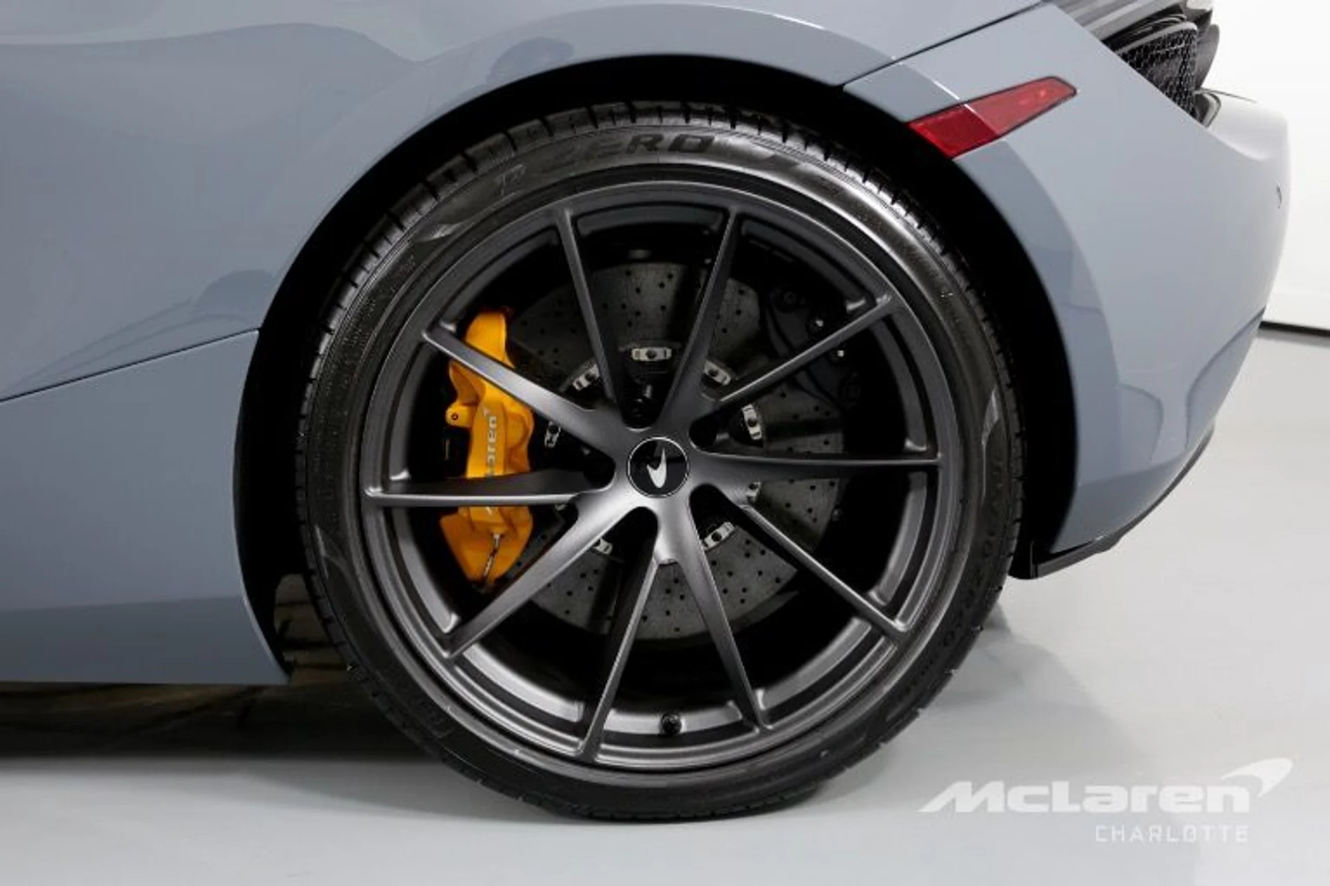 mph033_3229065741_New_2019_Mc_Laren_720_S_Performance_602538304c