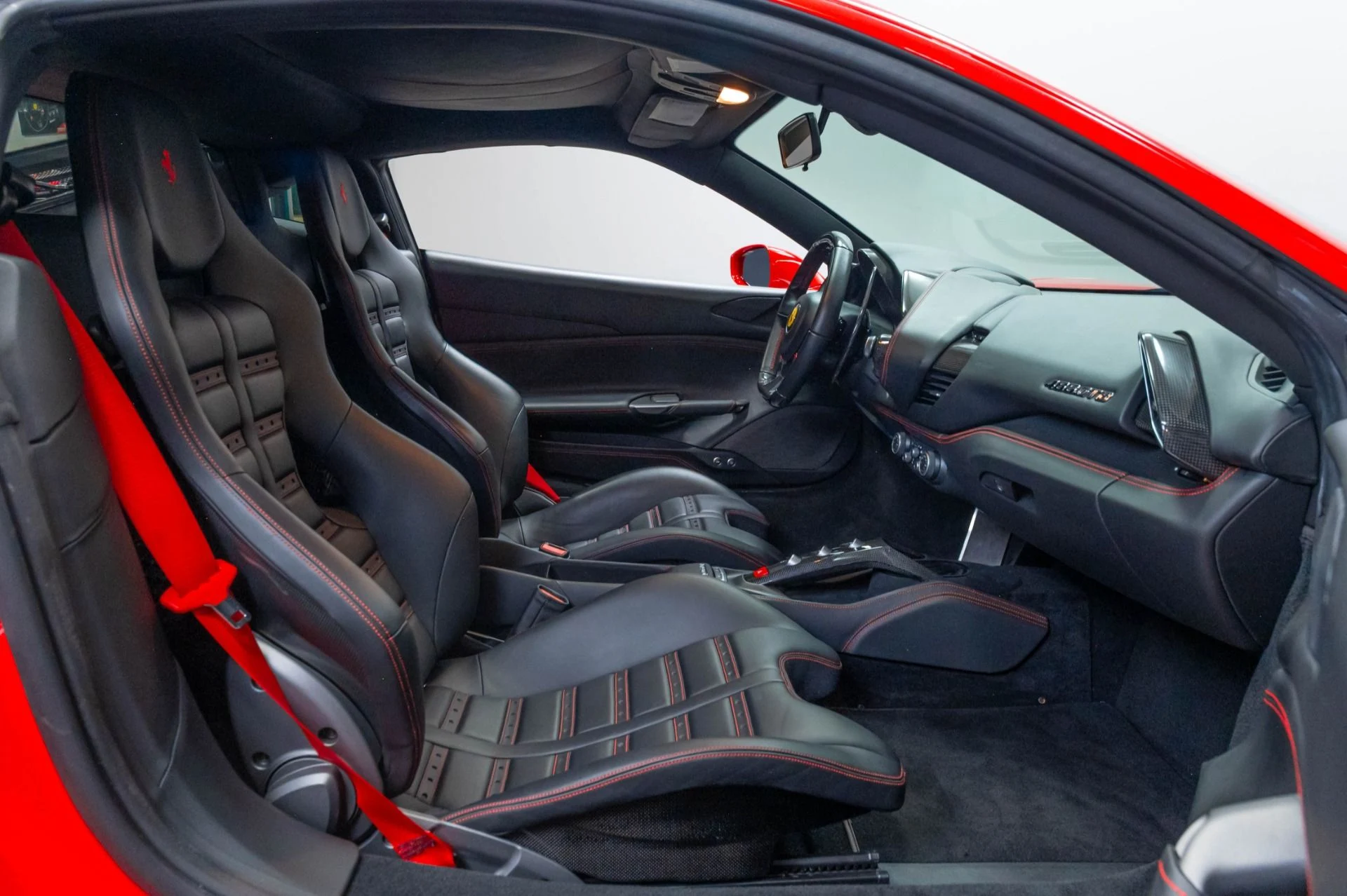 mph033_3244687913_Used_2018_Ferrari_488_GTB_1785189078_f6fecb7d40