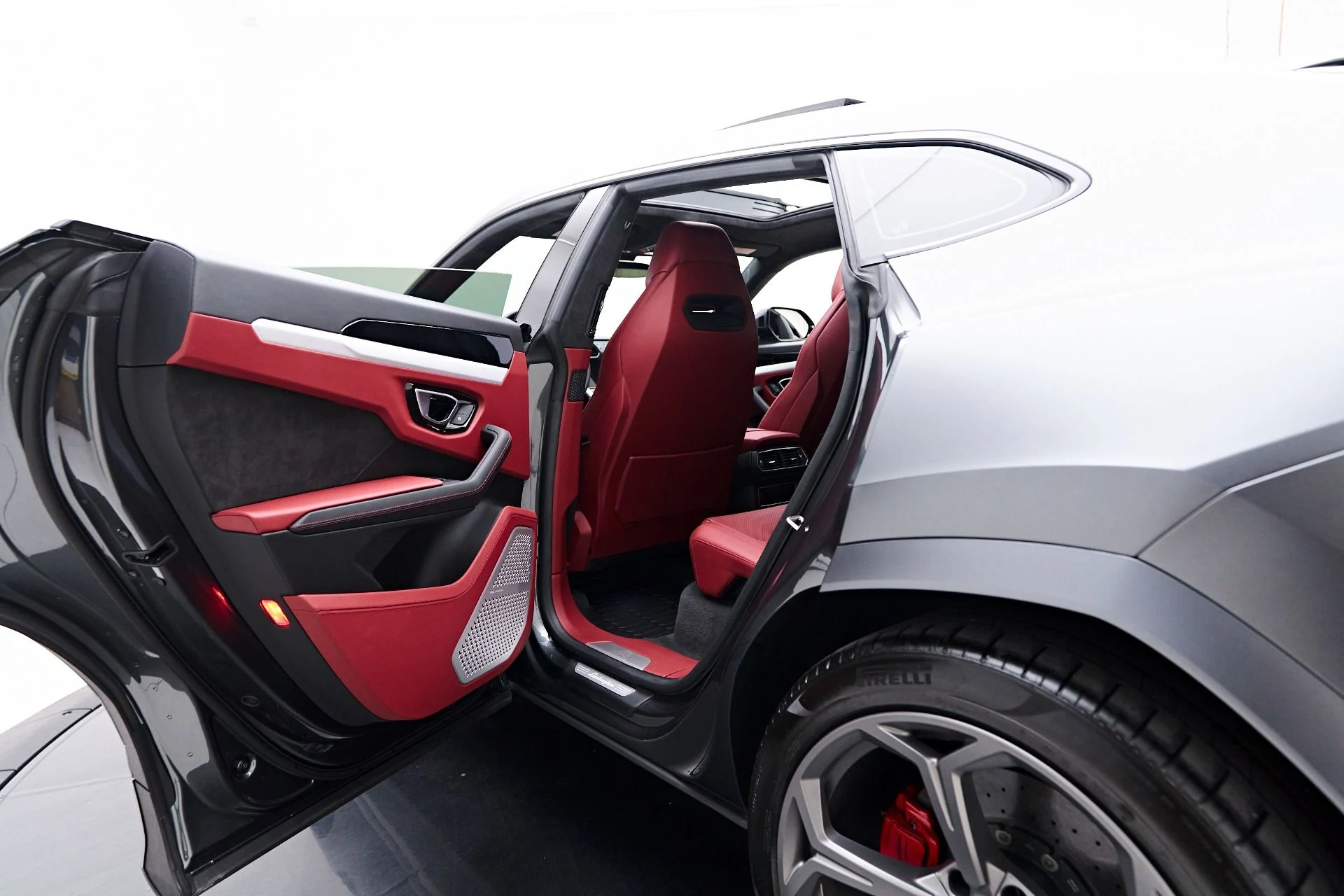 mph033_3247770839_Used_2020_Lamborghini_Urus_Base_1758905565_fbe0a43cd5