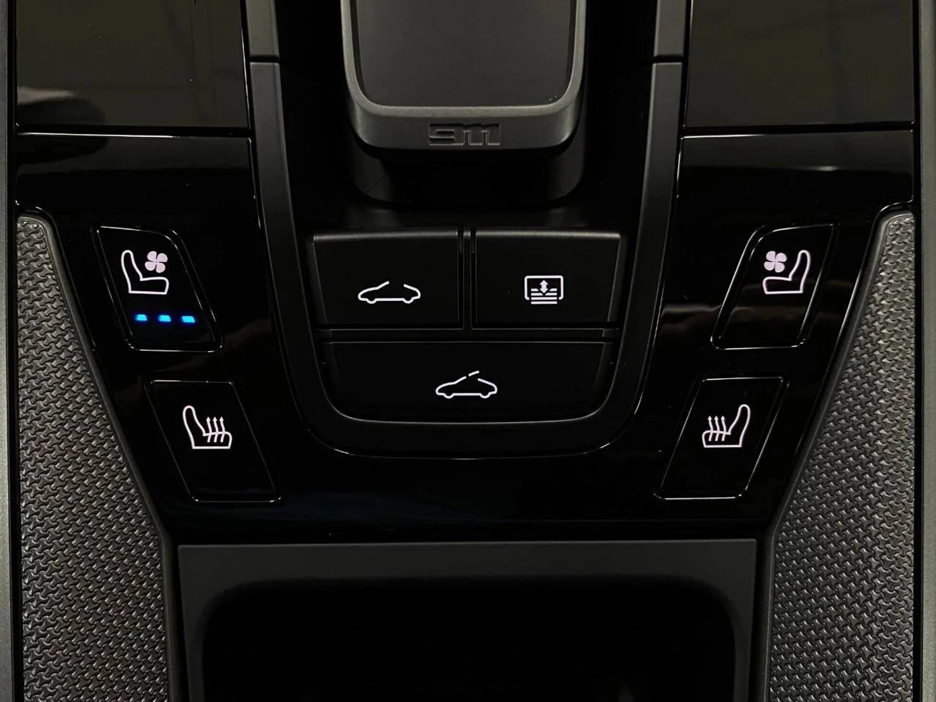 mph033_3247970376_1280_c841f803fb