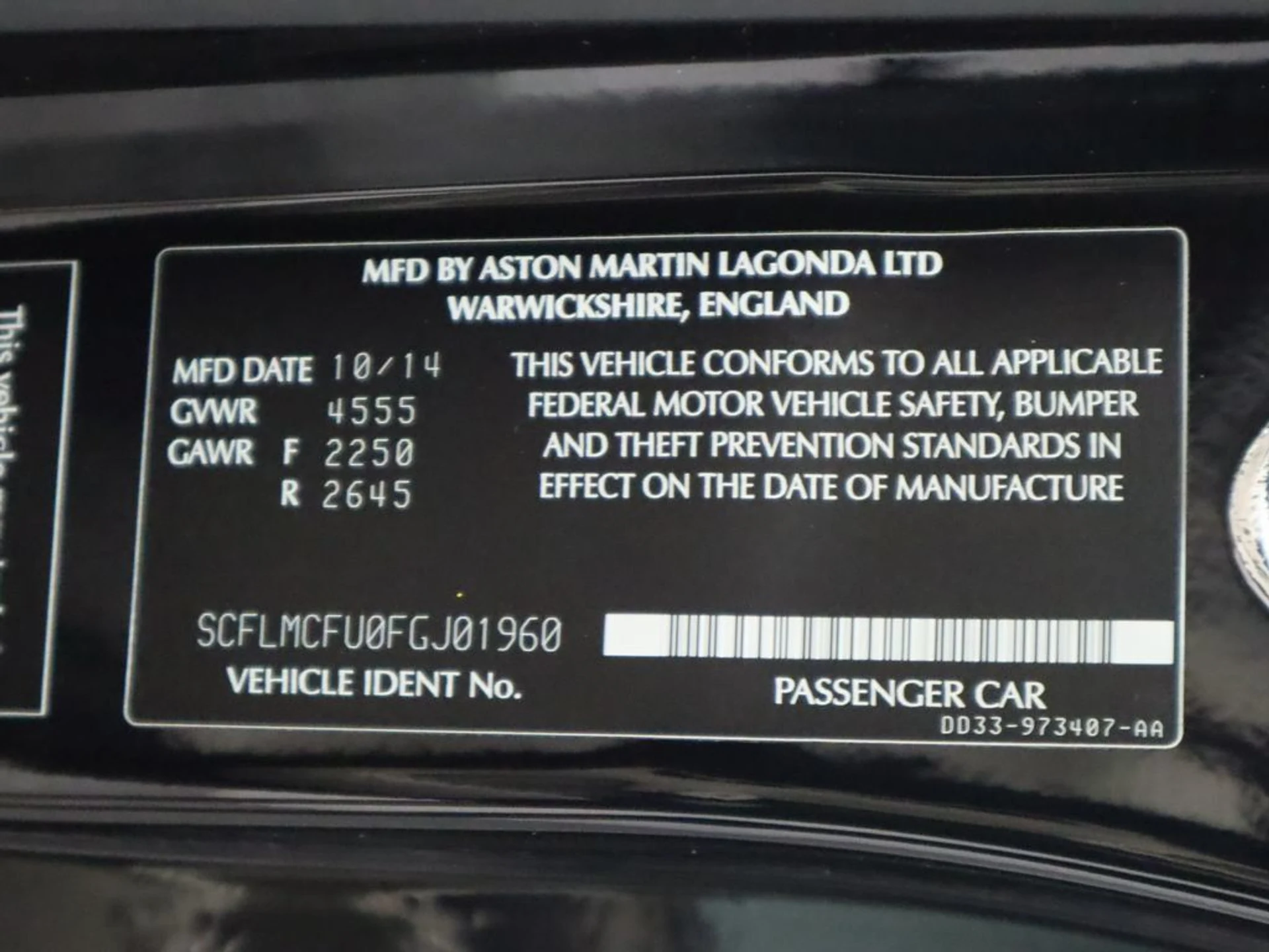 mph033_3253687716_used_2015_aston_martin_vanquish_2drcoupe_8119_22944423_34_1024_95b3ba6794