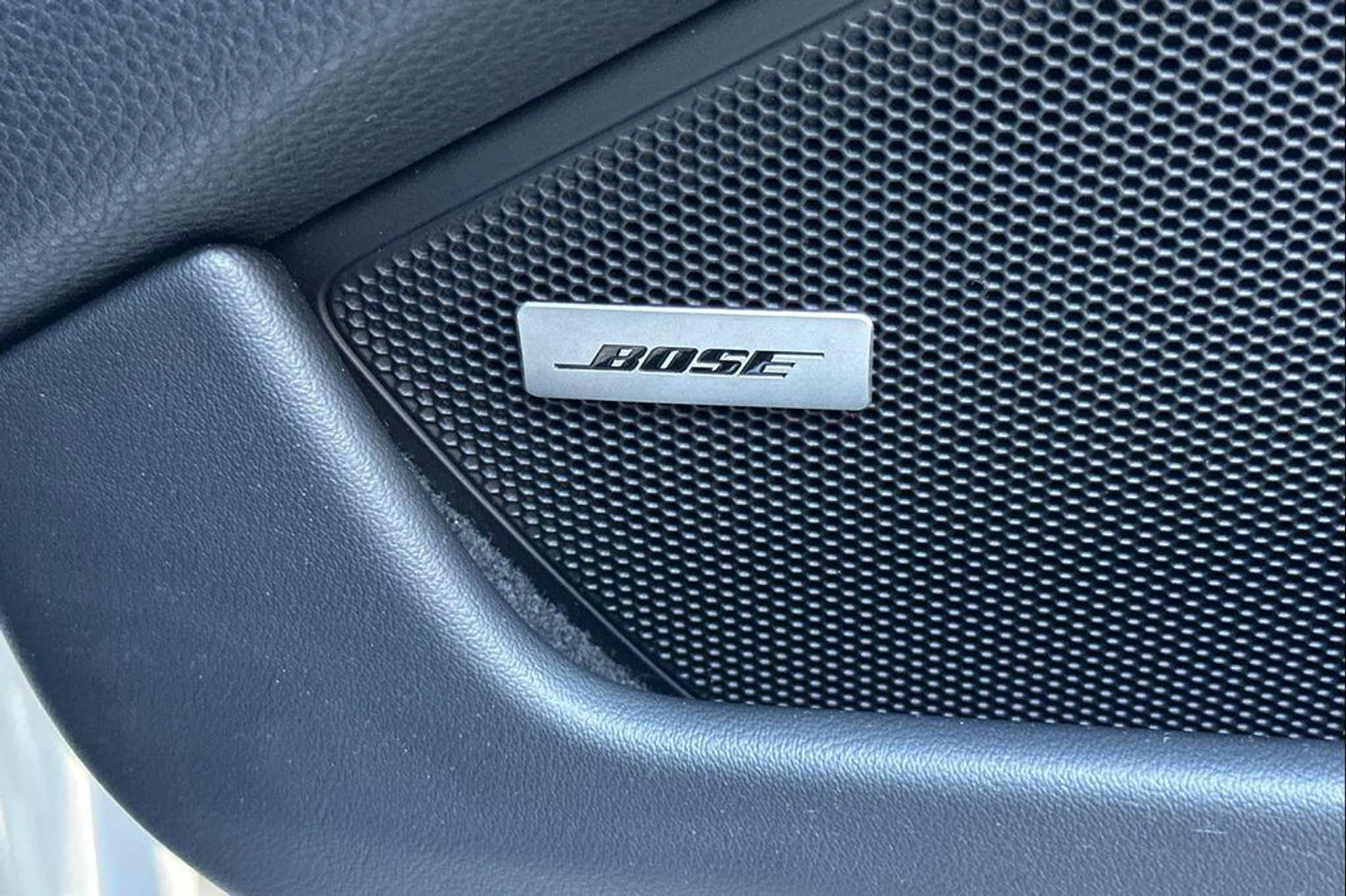 mph033_3256043556_Shf_TP_9_B_Sxmm1_HY_8b_V_Qh_Bk_FC_8550_11d2436898