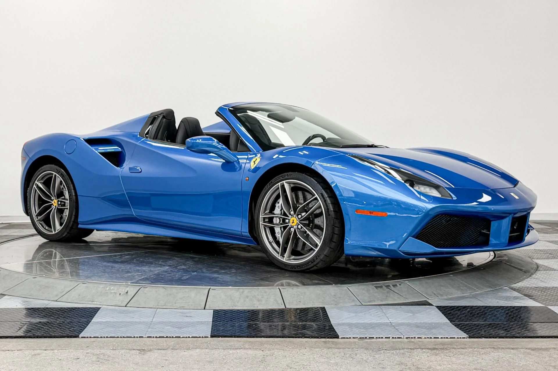mph033_3260073670_Used_2018_Ferrari_488_Spider_Very_Low_Miles_Special_Paint_Color_Daytona_Seats_1785341858_79dd66e152