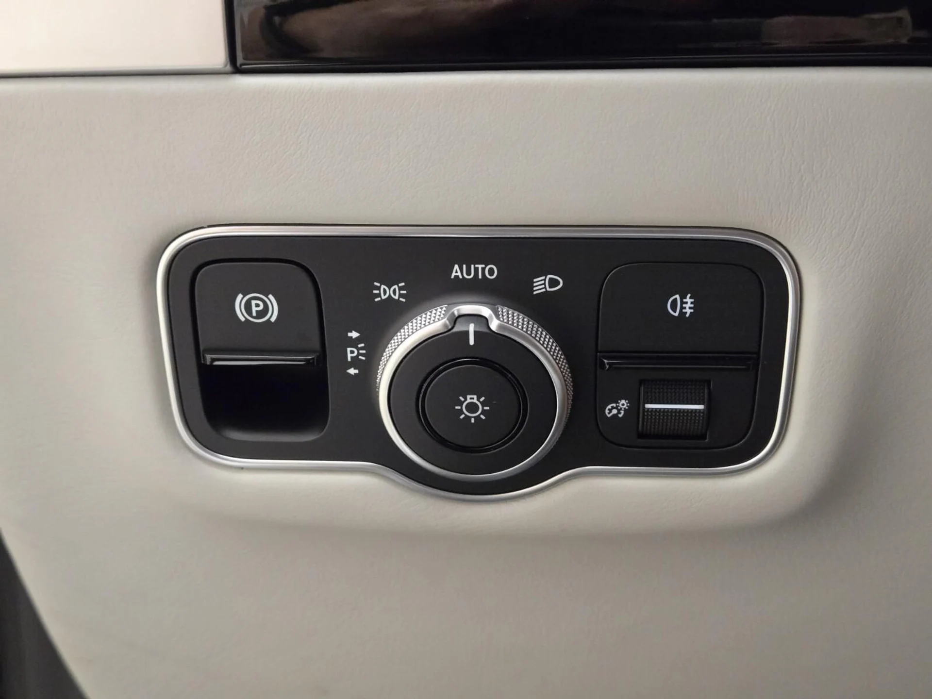 mph033_3262702861_New_2026_Aston_Martin_Vantage_S_1775539111_fe8ea2db9d