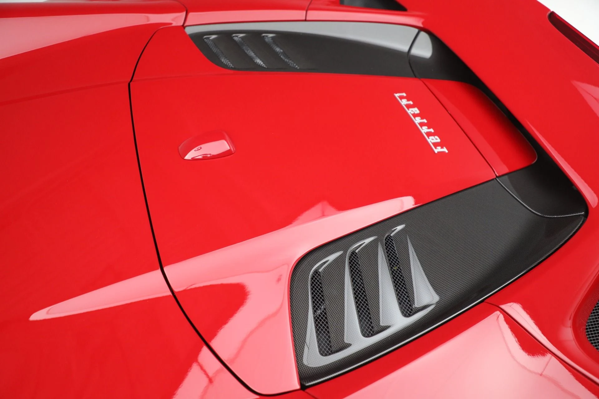 mph033_3275128741_Used_2021_Ferrari_F8_Spider_655f072194