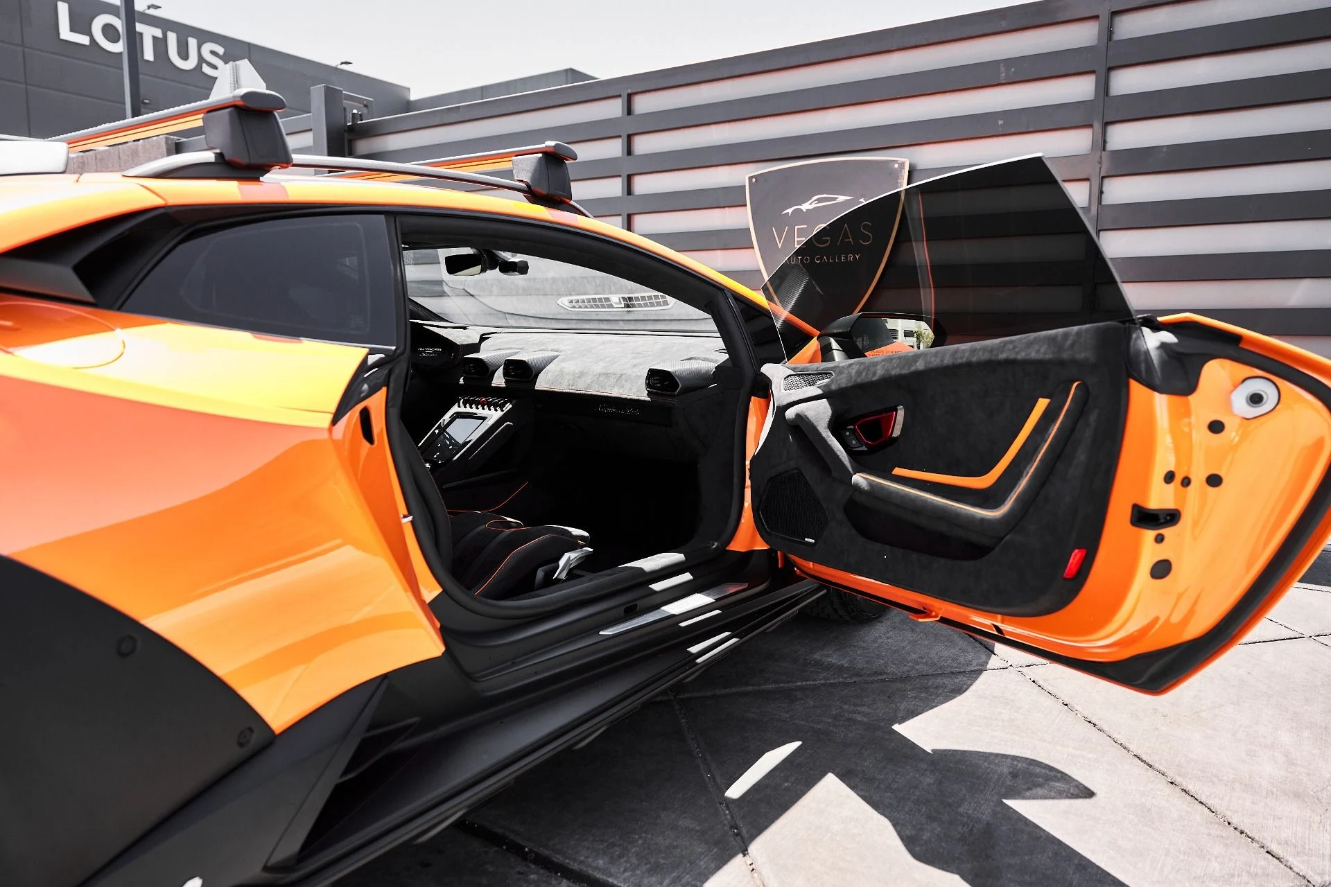 mph033_3276109813_Used_2023_Lamborghini_Huracan_Sterrato_Base_1776823440_8c136786c7