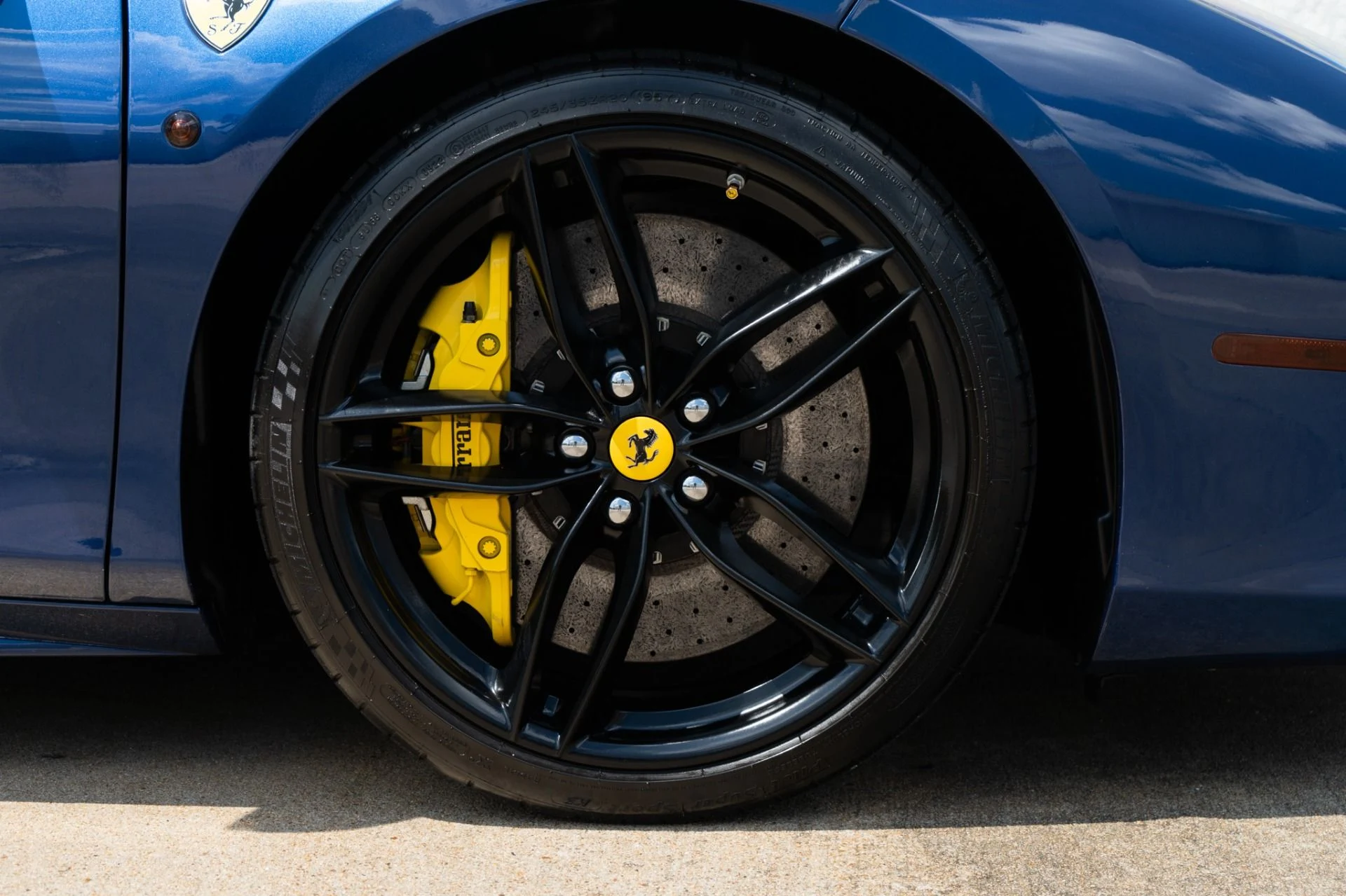 mph033_3290190518_Used_2018_Ferrari_488_GTB_1790107764_e8bab32201