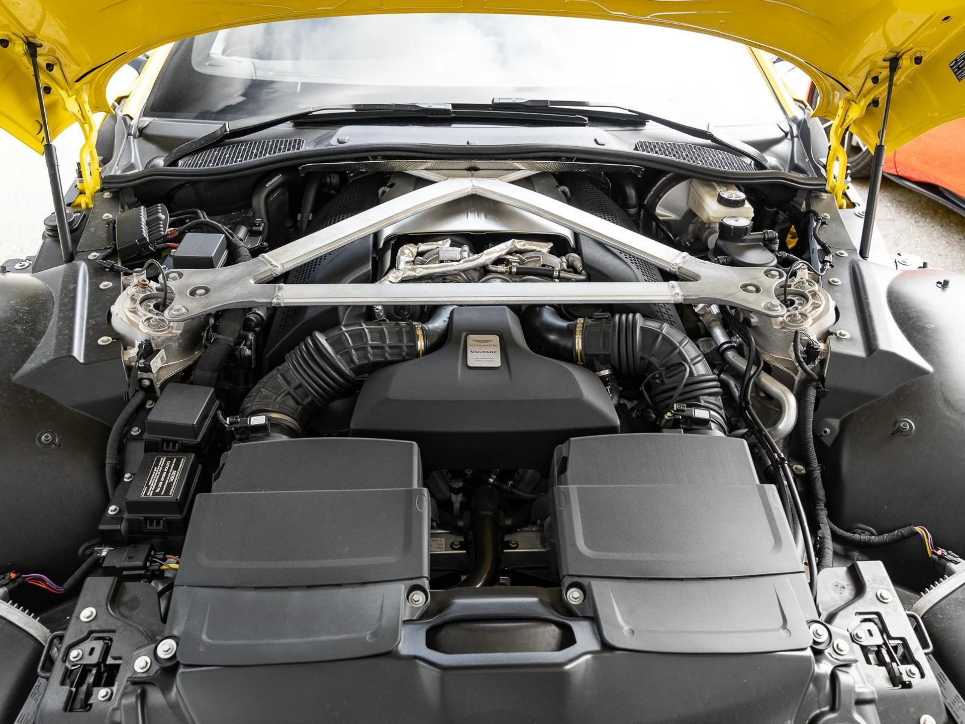 mph033_329422585_Used_2020_Aston_Martin_Vantage_Coupe_1775769078_a0c0d56739