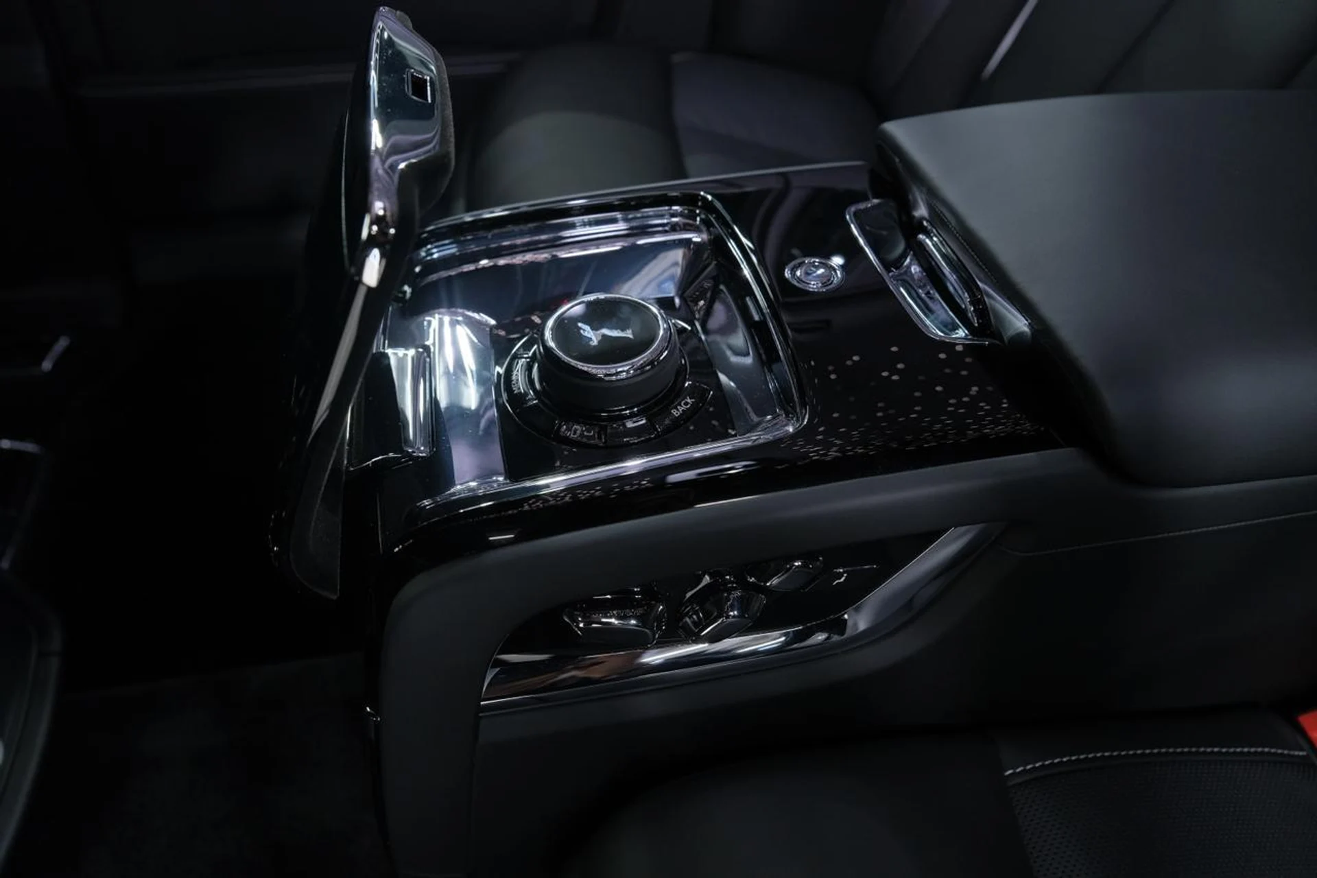 mph033_3301263026_b67083f4d0623f9a2306cc8fe8df11a3_3852bdd389