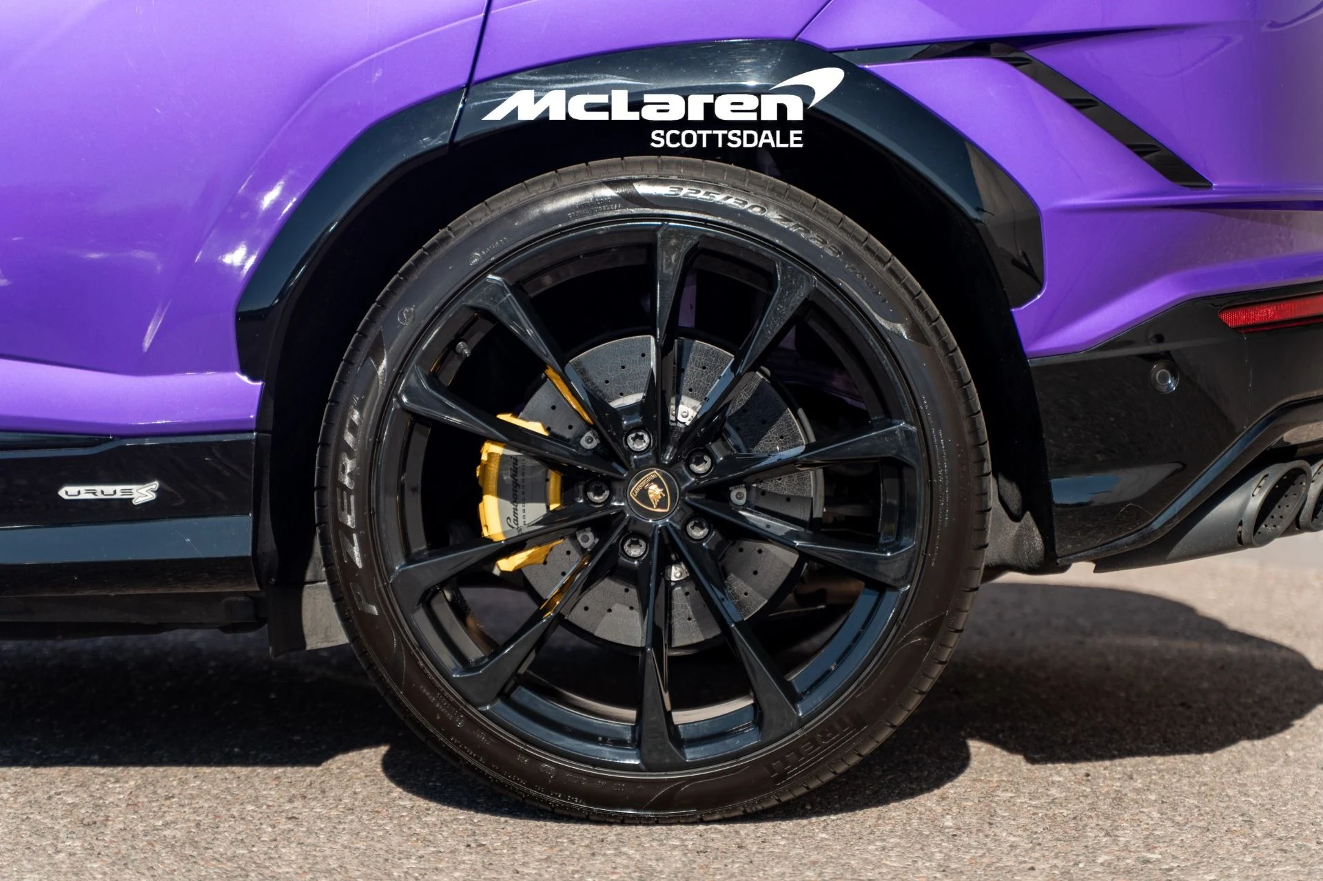 mph033_3309909600_Used_2023_LAMBORGHINI_URUS_S_1774894850_4de5f32a07