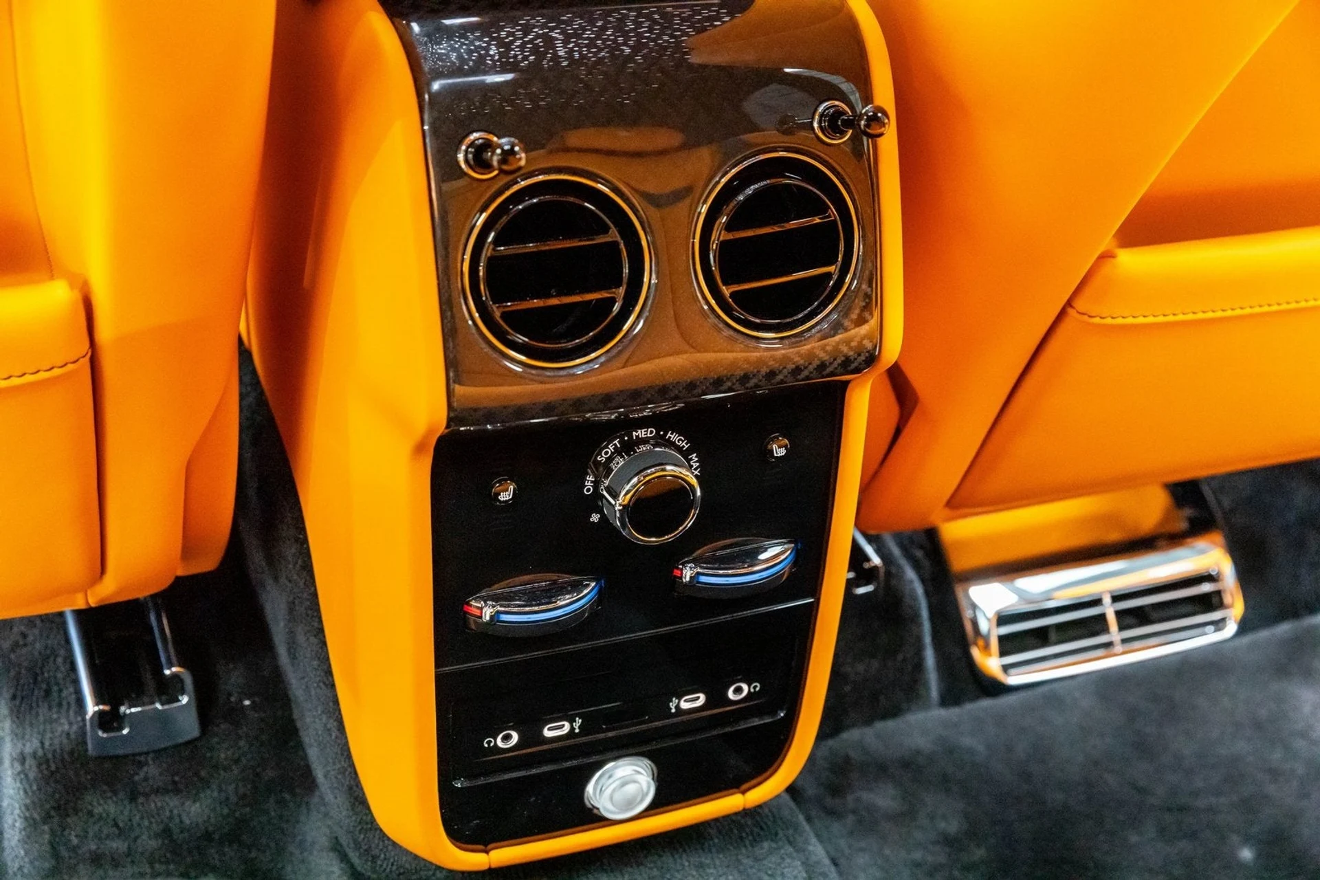 mph033_3314683408_34_cbdd1ed09e