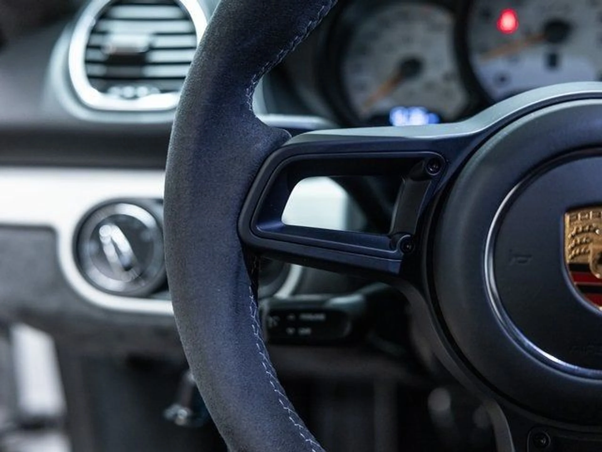 mph033_331587552_34_3855bbbfac