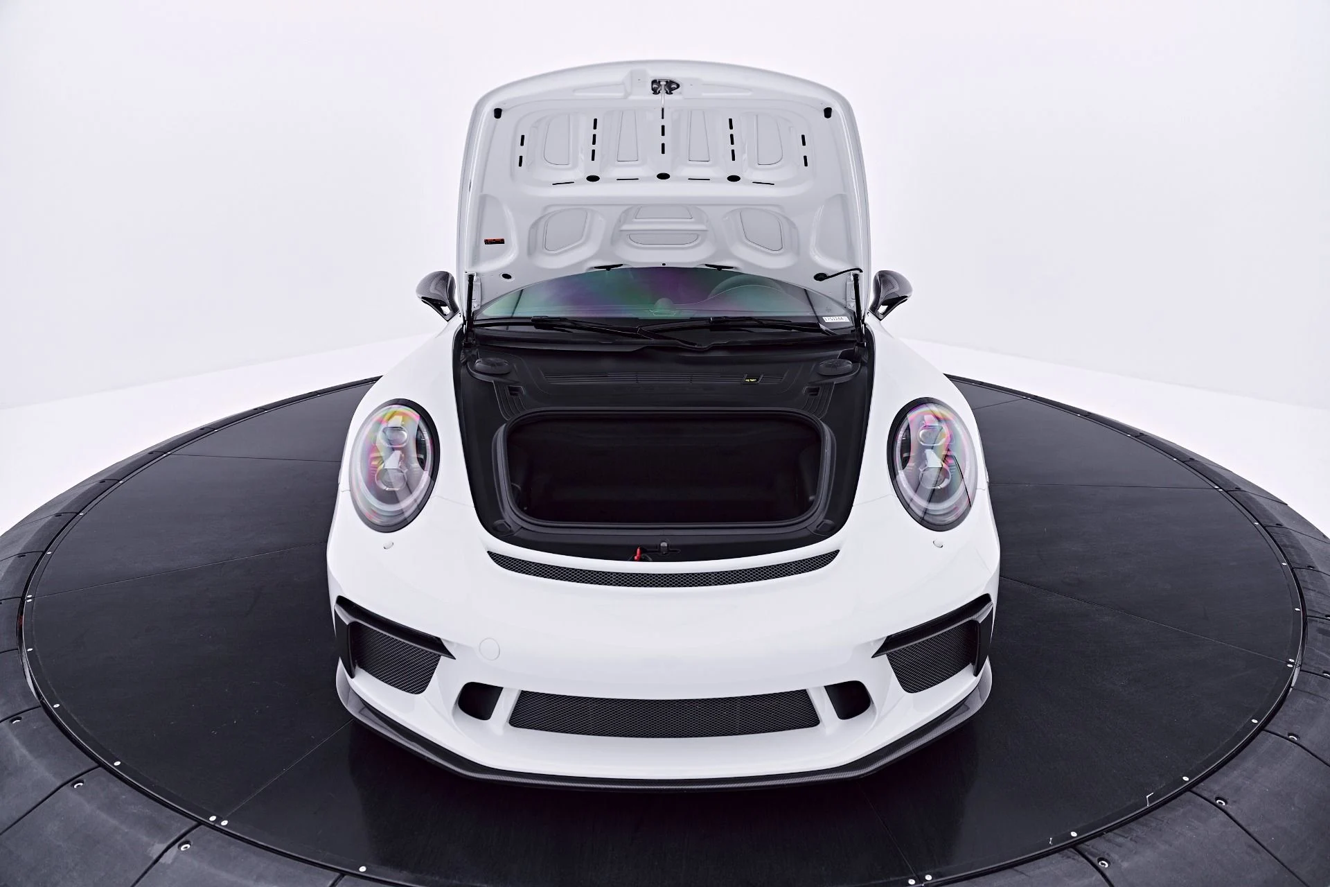 mph033_3325290926_Used_2018_Porsche_911_GT_3_1782763333_9a0528c96b