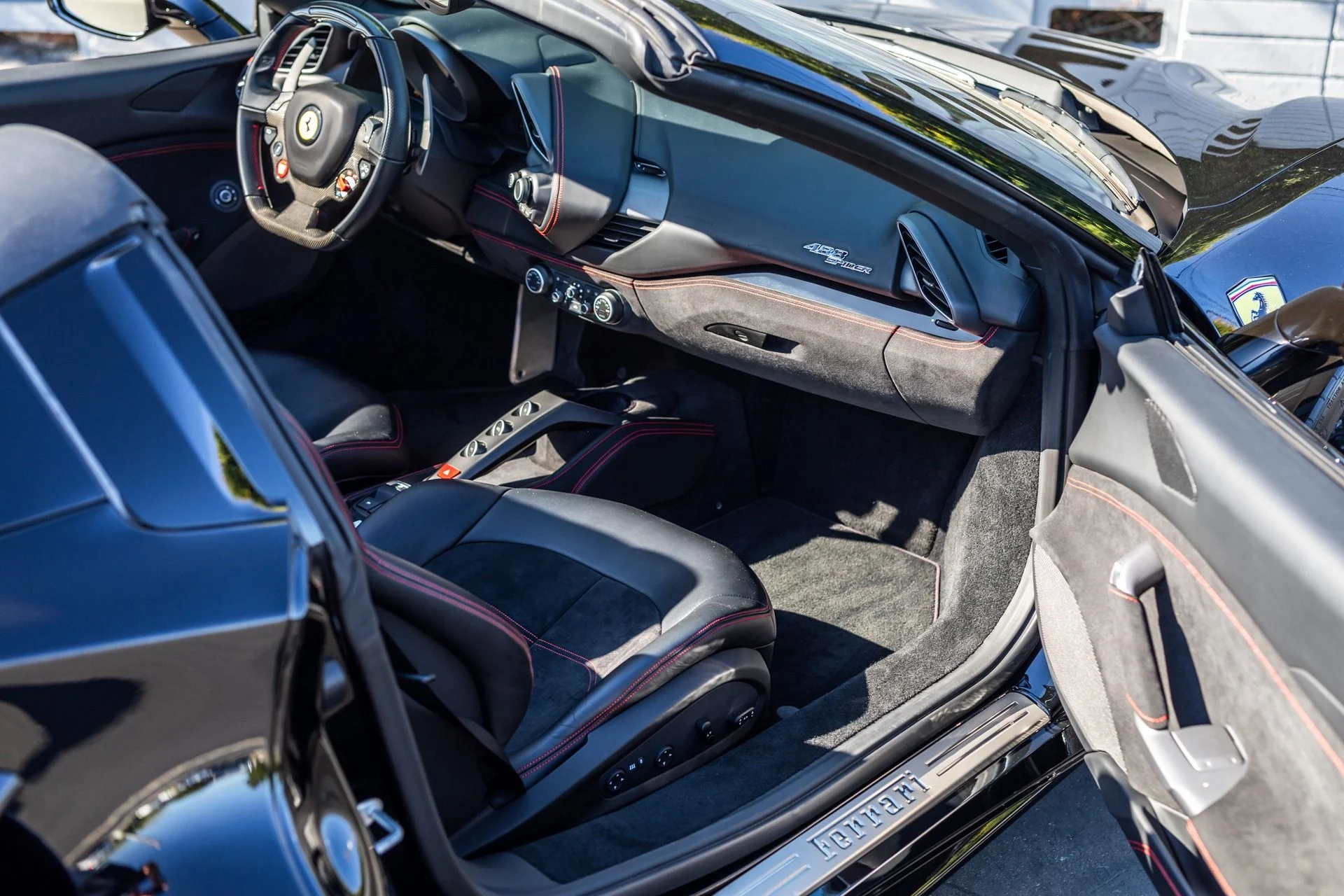 mph033_3325883388_Used_2018_Ferrari_488_Spider_1701972858_52b008a693