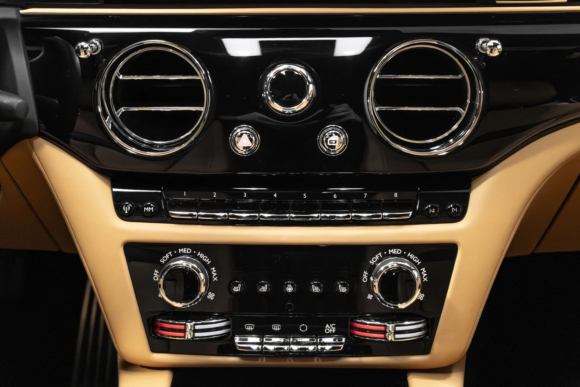 mph033_3327319800_Used_2022_Rolls_Royce_Ghost_1767138760_02b2889380