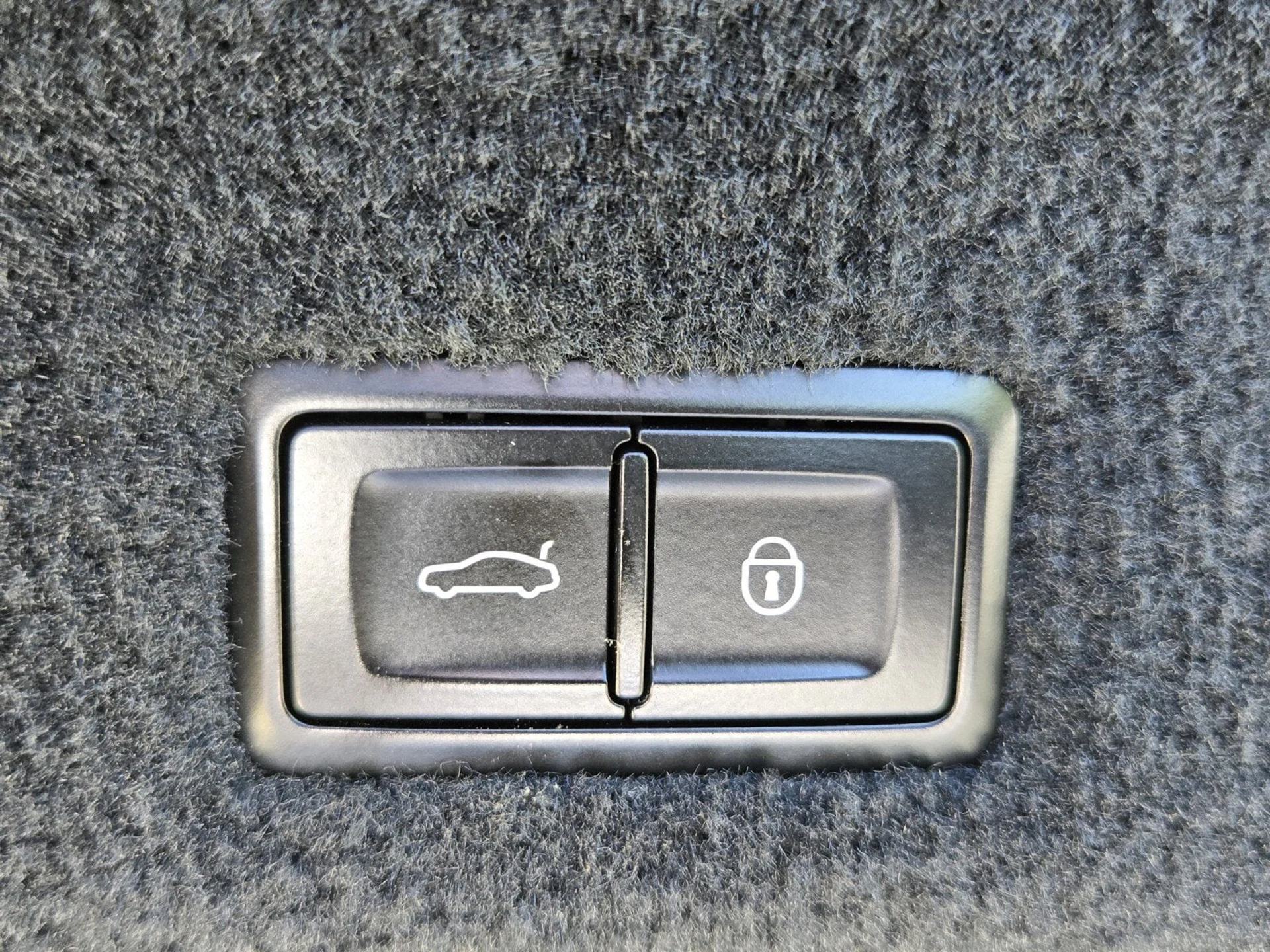 mph033_3327867562_de495e133543778d7b240ef9a0972921x_ebb15b0178