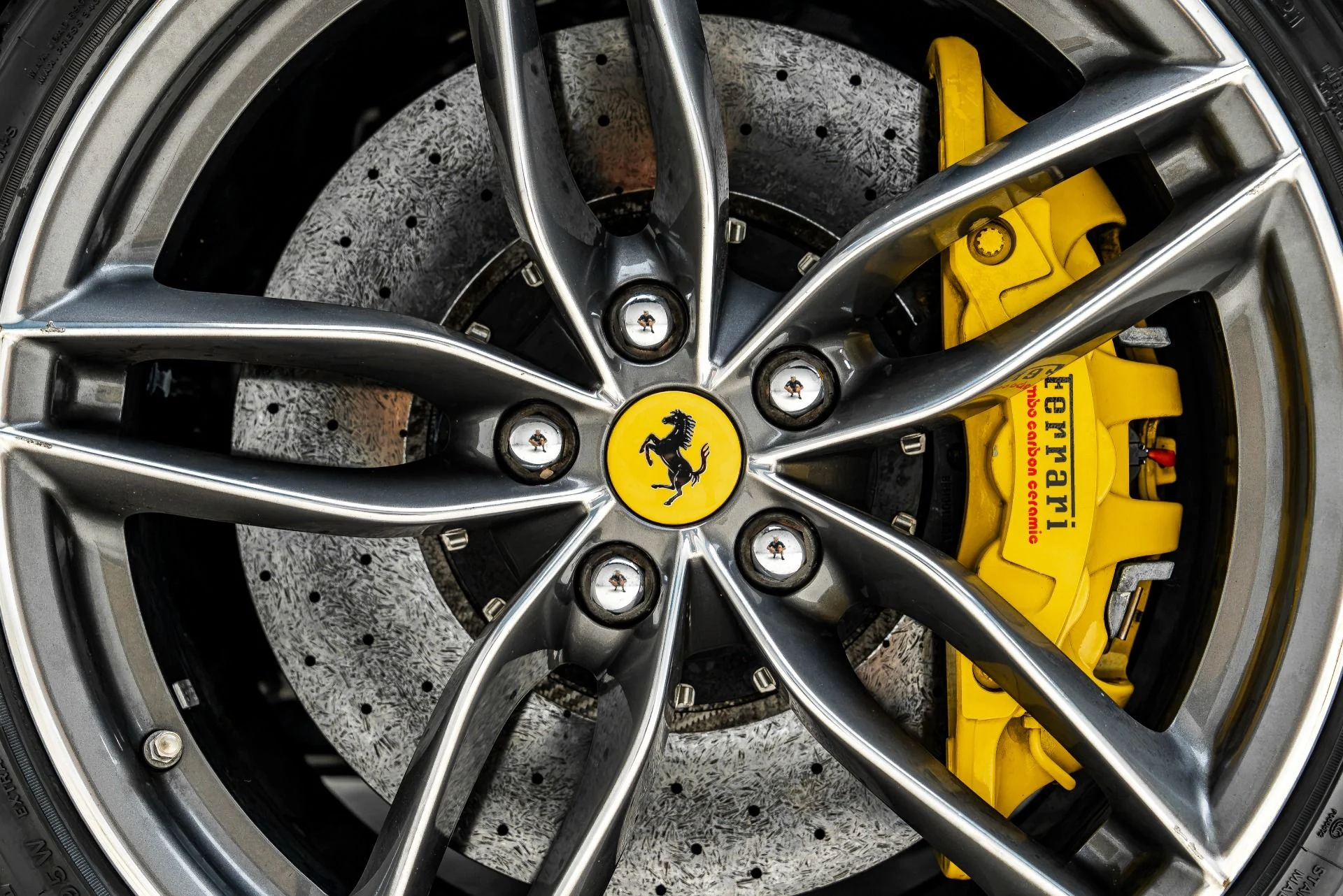 mph033_3328552154_Used_2017_Ferrari_488_Spider_1784937332_114ea5c367