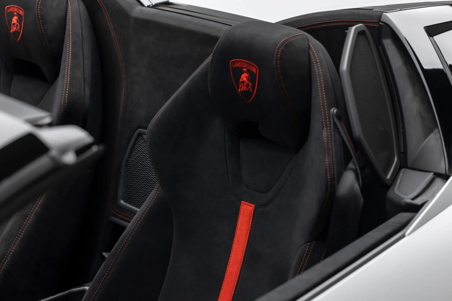 mph033_3332132703_Used_2019_Lamborghini_Huracan_LP_640_4_Performante_Spyder_1772145189_cb85aeac6b