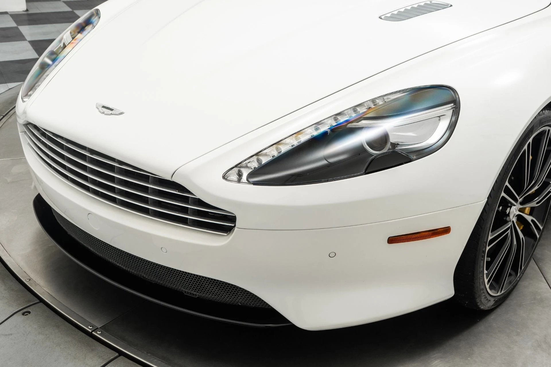 mph033_333859487_Used_2014_Aston_Martin_DB_9_Volante_1756221007_3c0e6a557e