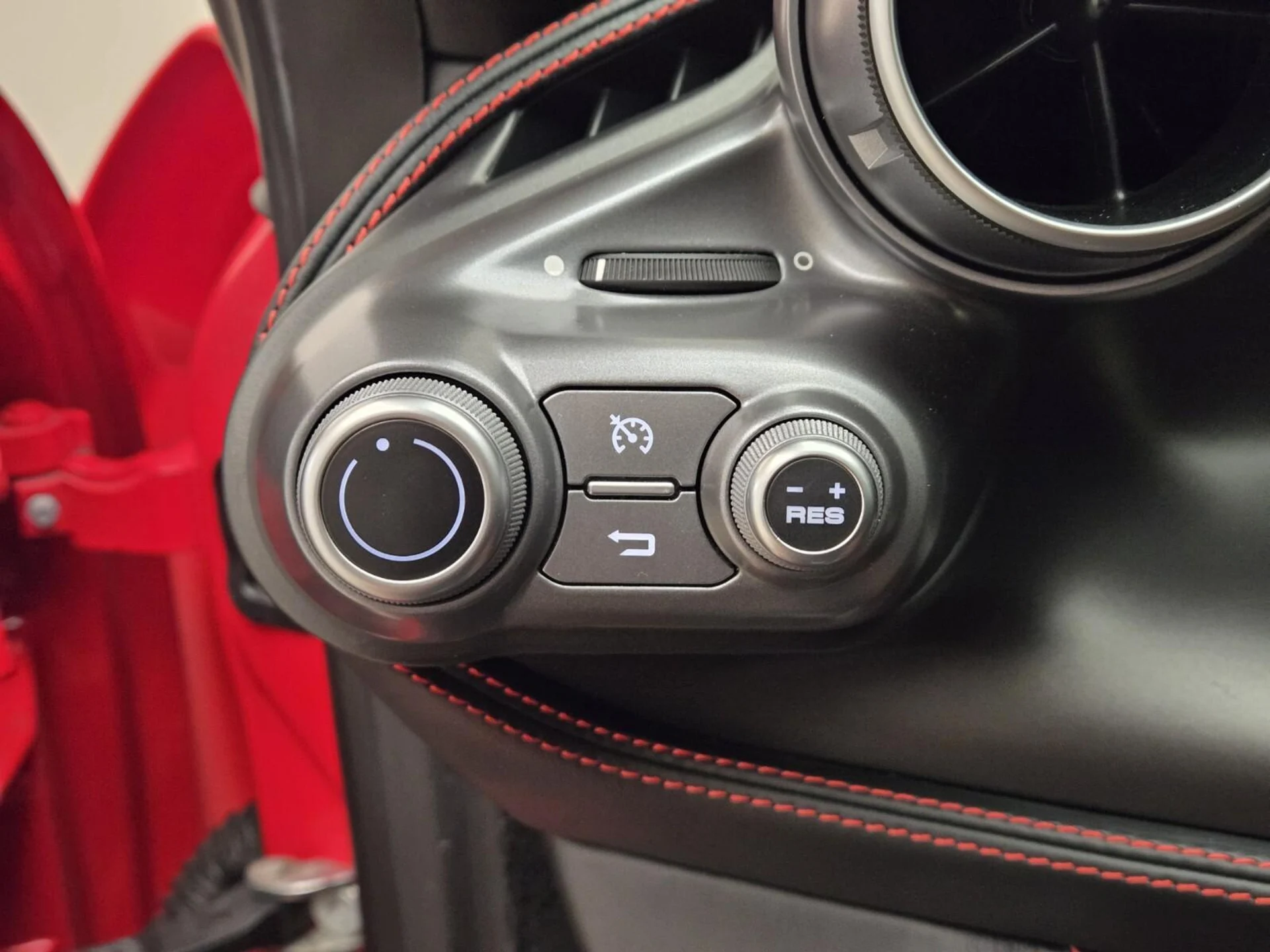 mph033_3352094595_Used_2020_Ferrari_F8_Tributo_1756191881_05a340a531