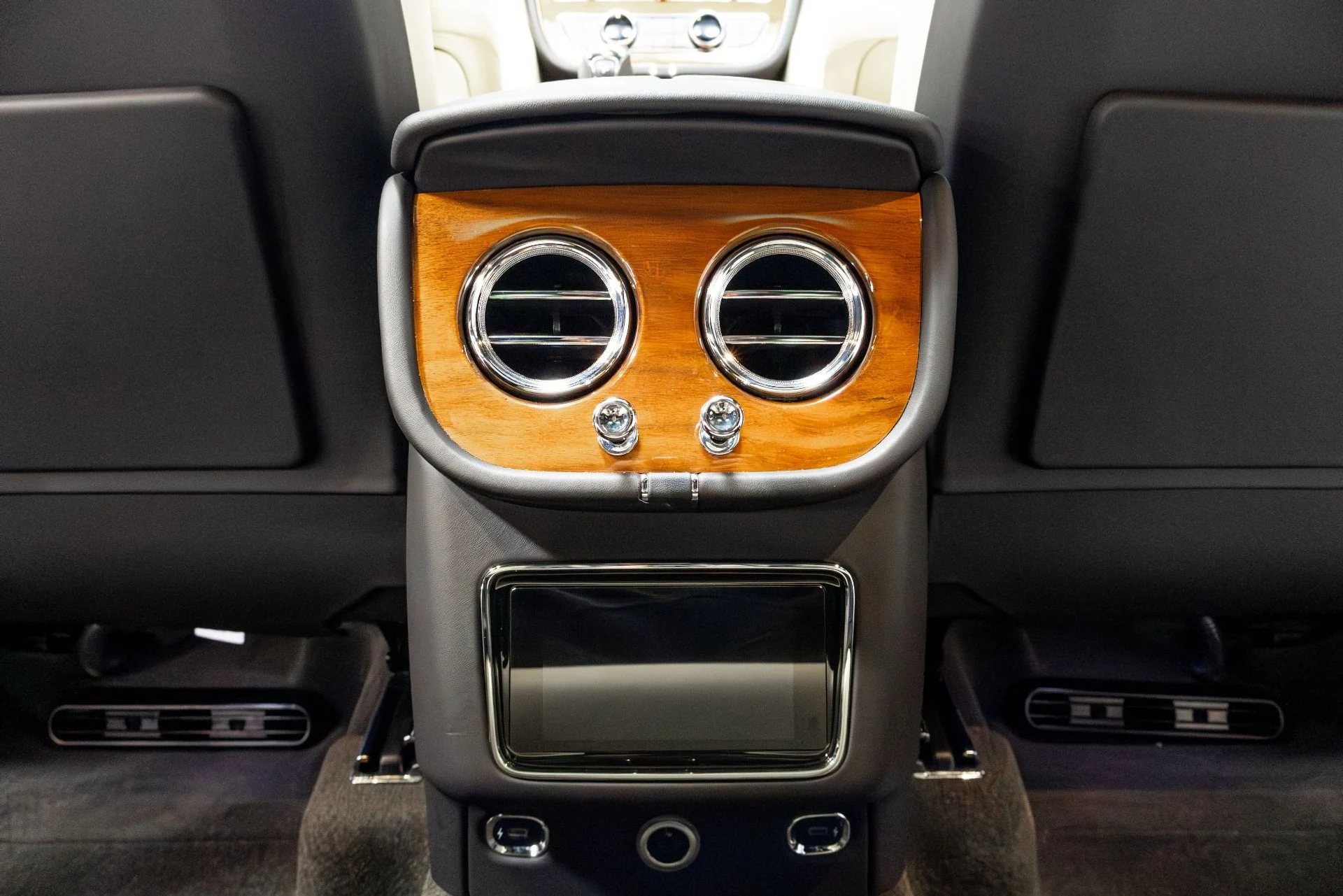 mph033_3357494977_Used_2021_Bentley_Bentayga_V8_First_Edition_1776782316_6c24234c79