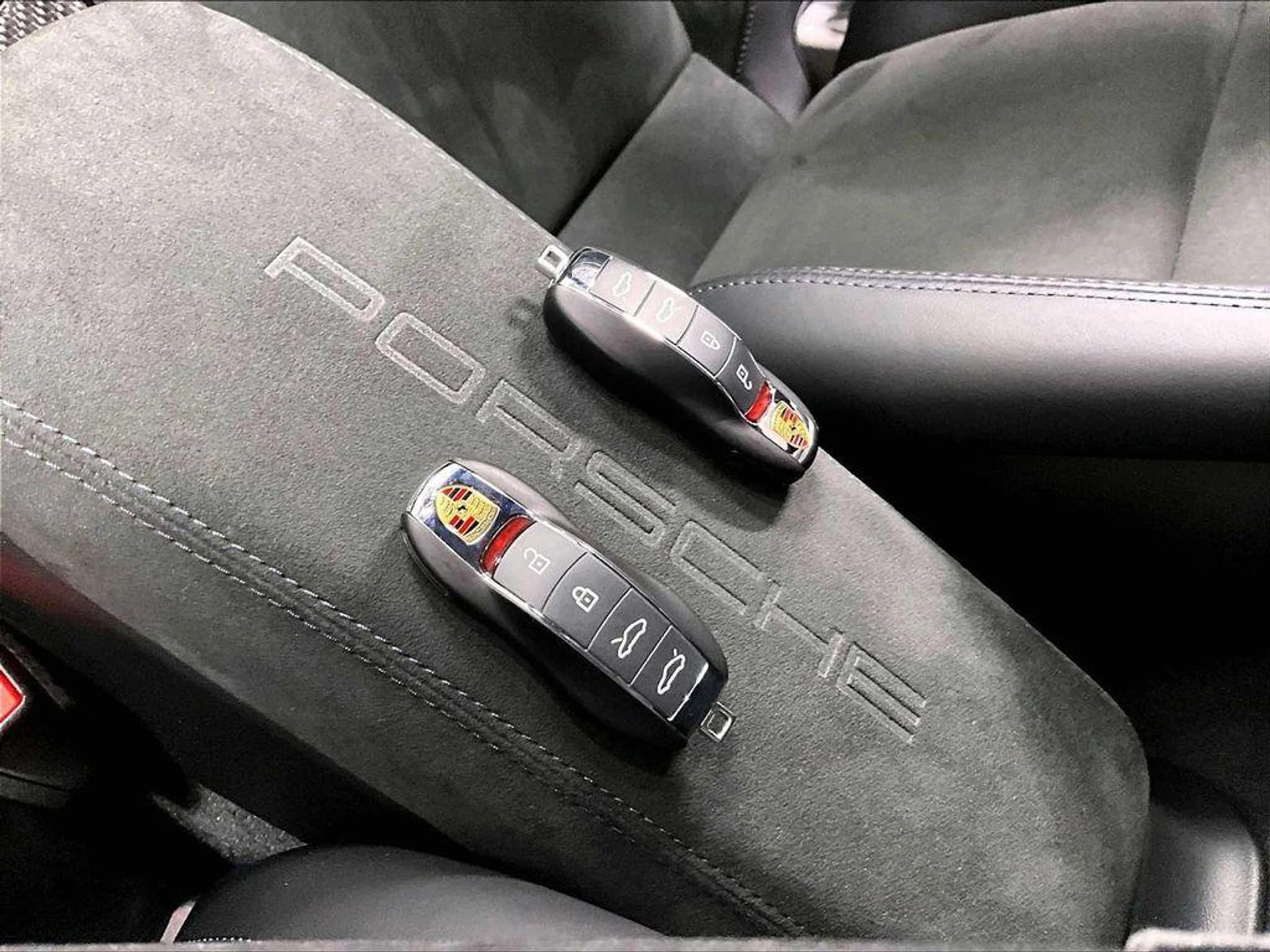 mph033_336510026_Ns4_FW_Au_B_Nr_K_No_Vex_EB_La1_Rv_ct_U_5f51bd32f3